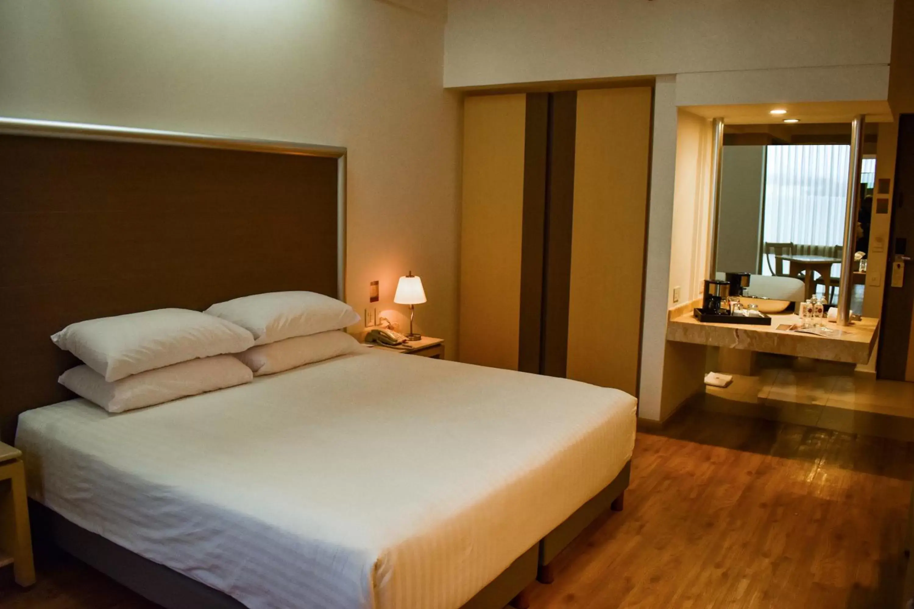 Photo of the whole room, Bed in Ramada by Wyndham Mexico City Santa Fe