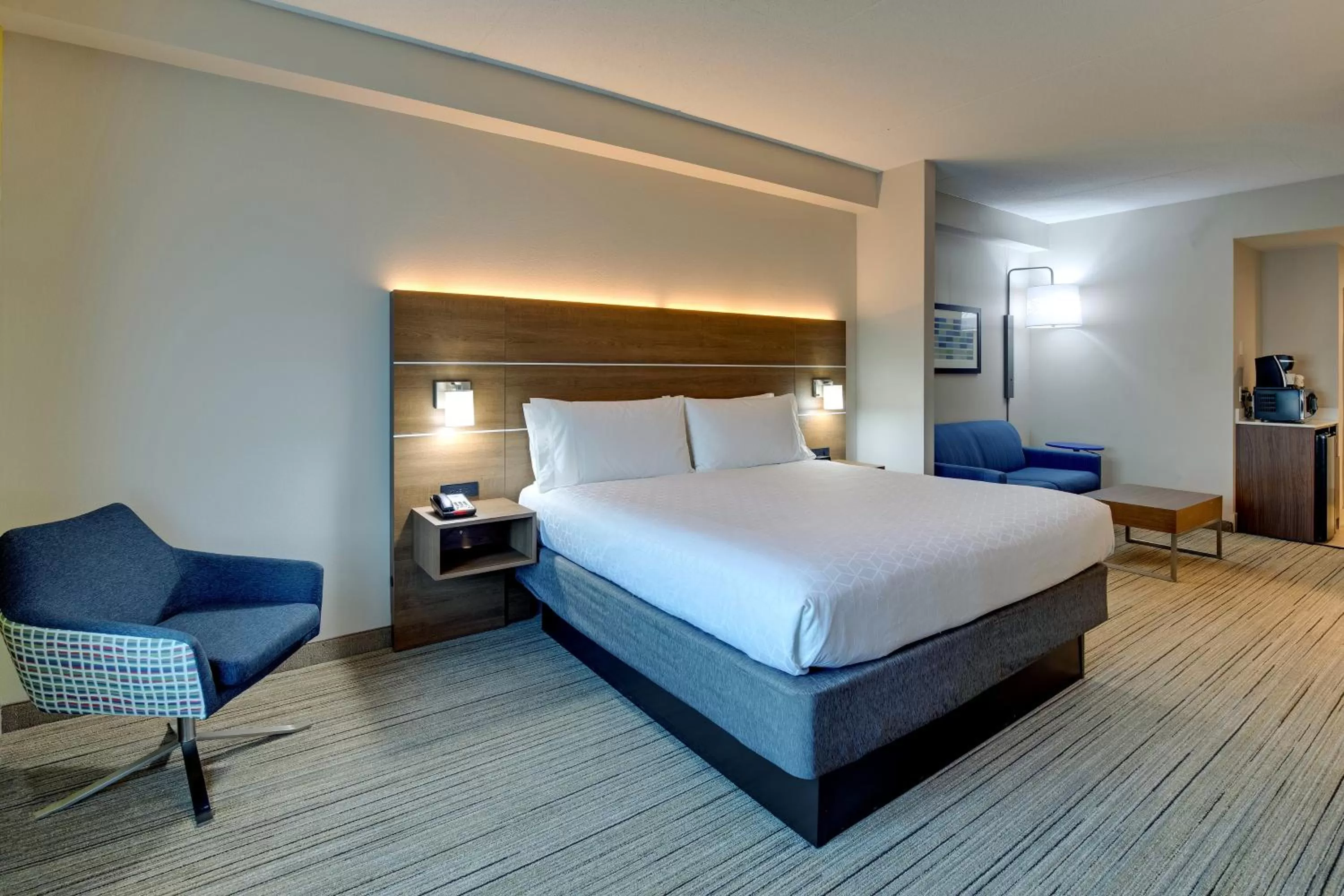Photo of the whole room, Bed in Holiday Inn Express Nashville-Opryland by IHG