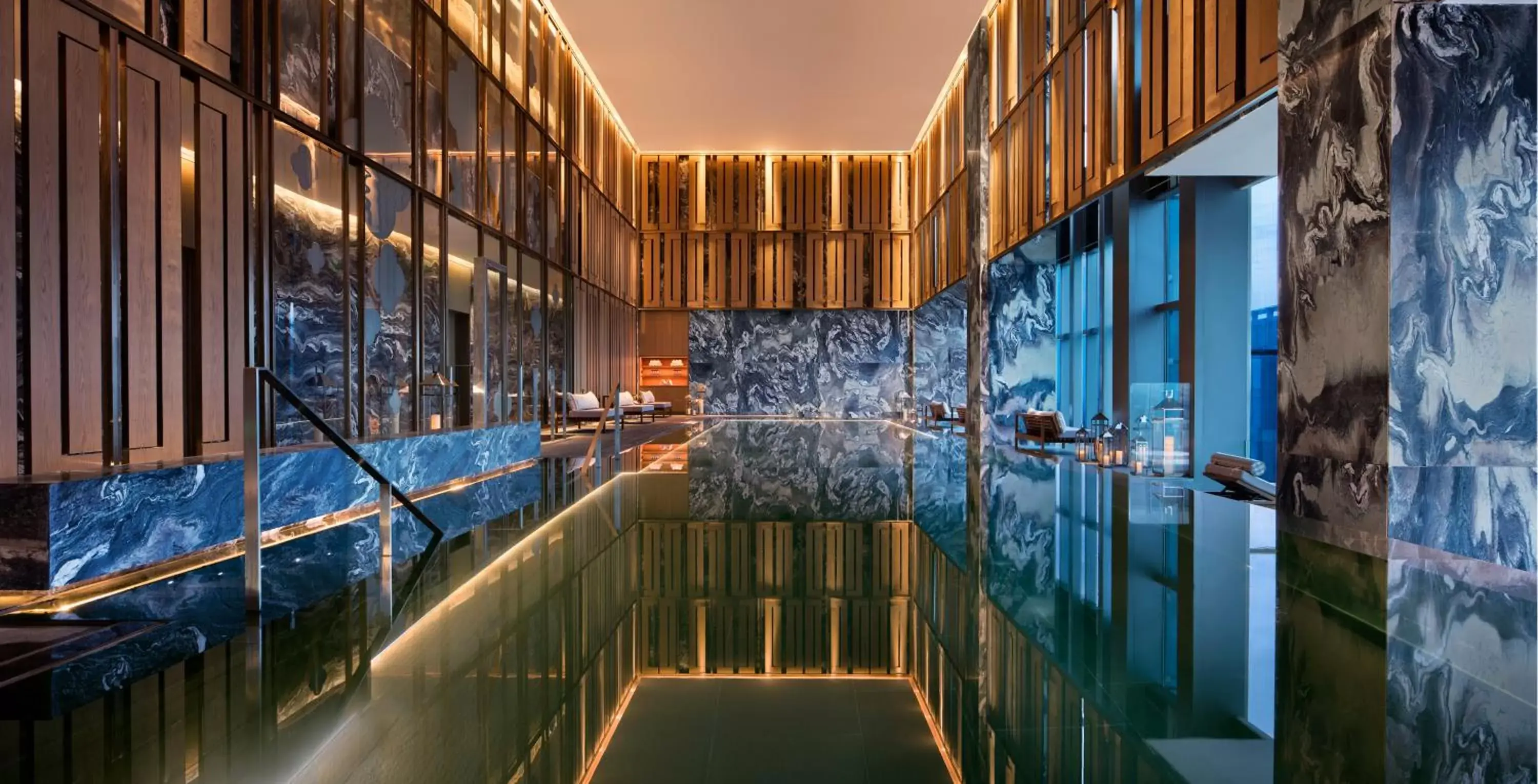 Swimming pool in Park Hyatt Hangzhou