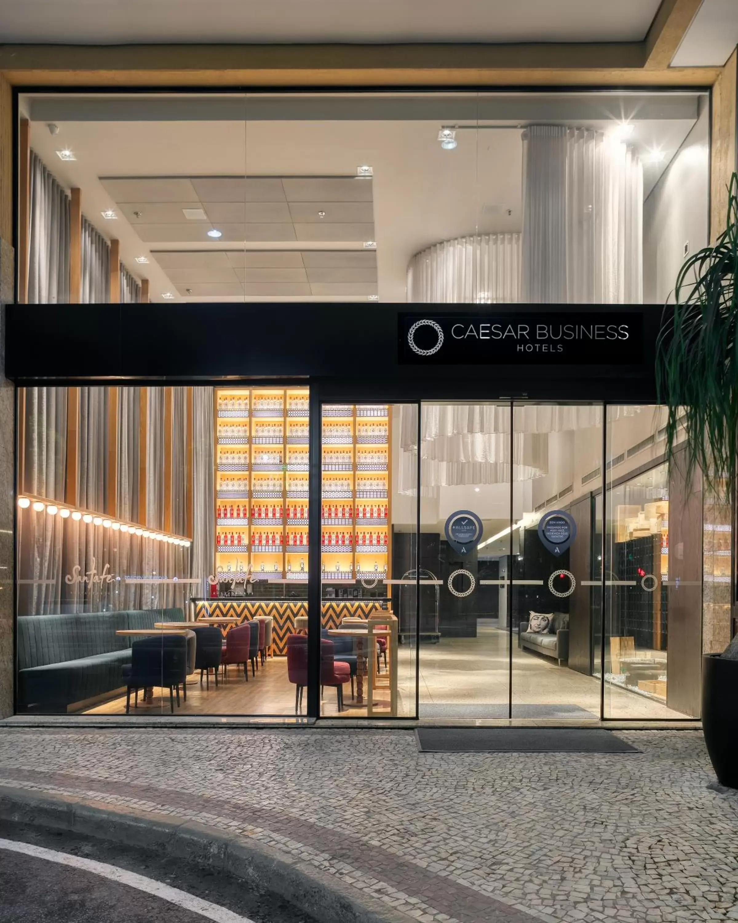 Facade/entrance in Caesar Business Belo Horizonte Belvedere Facade/entrance in Caesar Business Belo Horizonte Belvedere