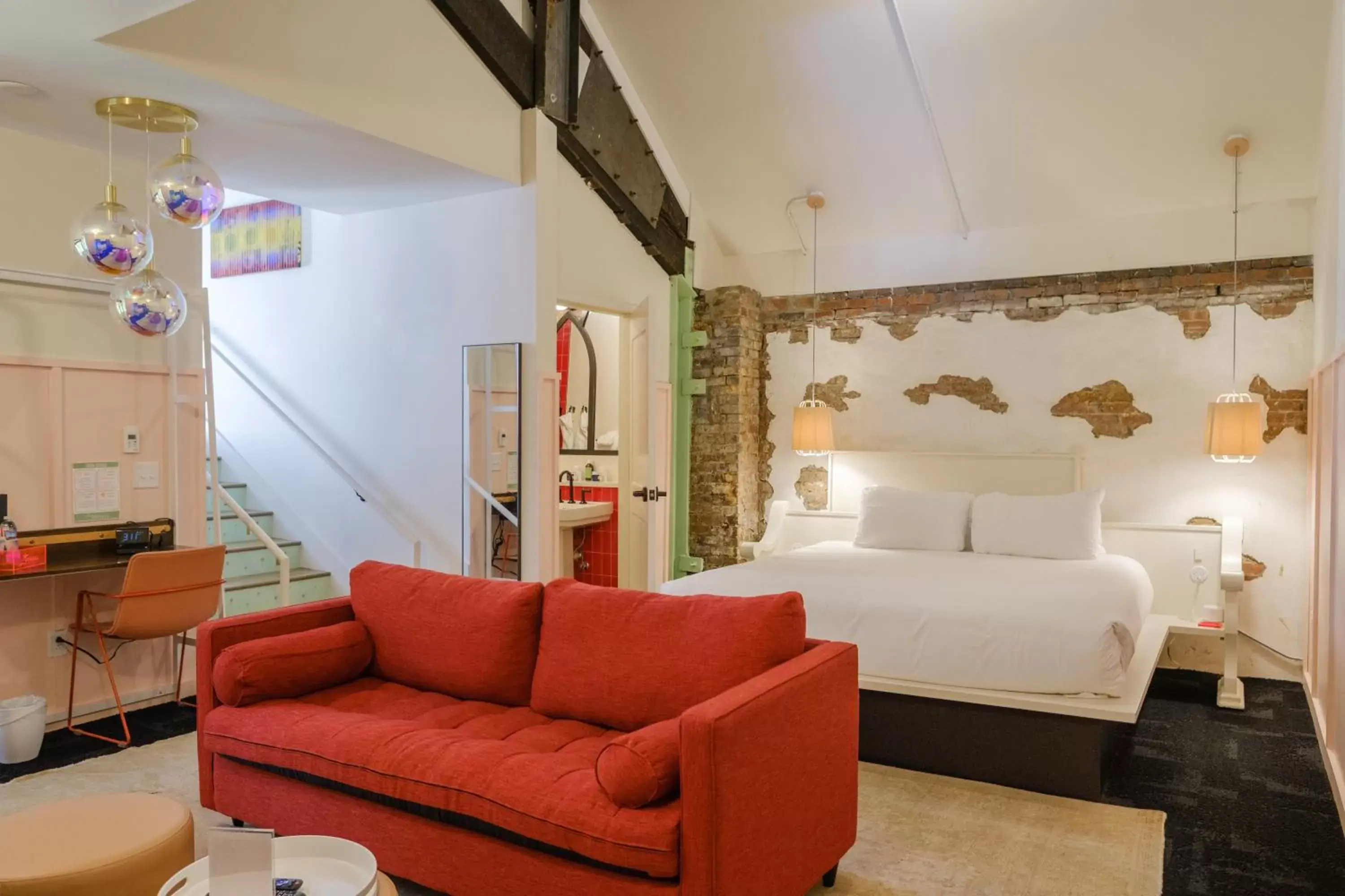 Room 2:T - Tower Suite in The Russell Room 2:T - Tower Suite in The Russell