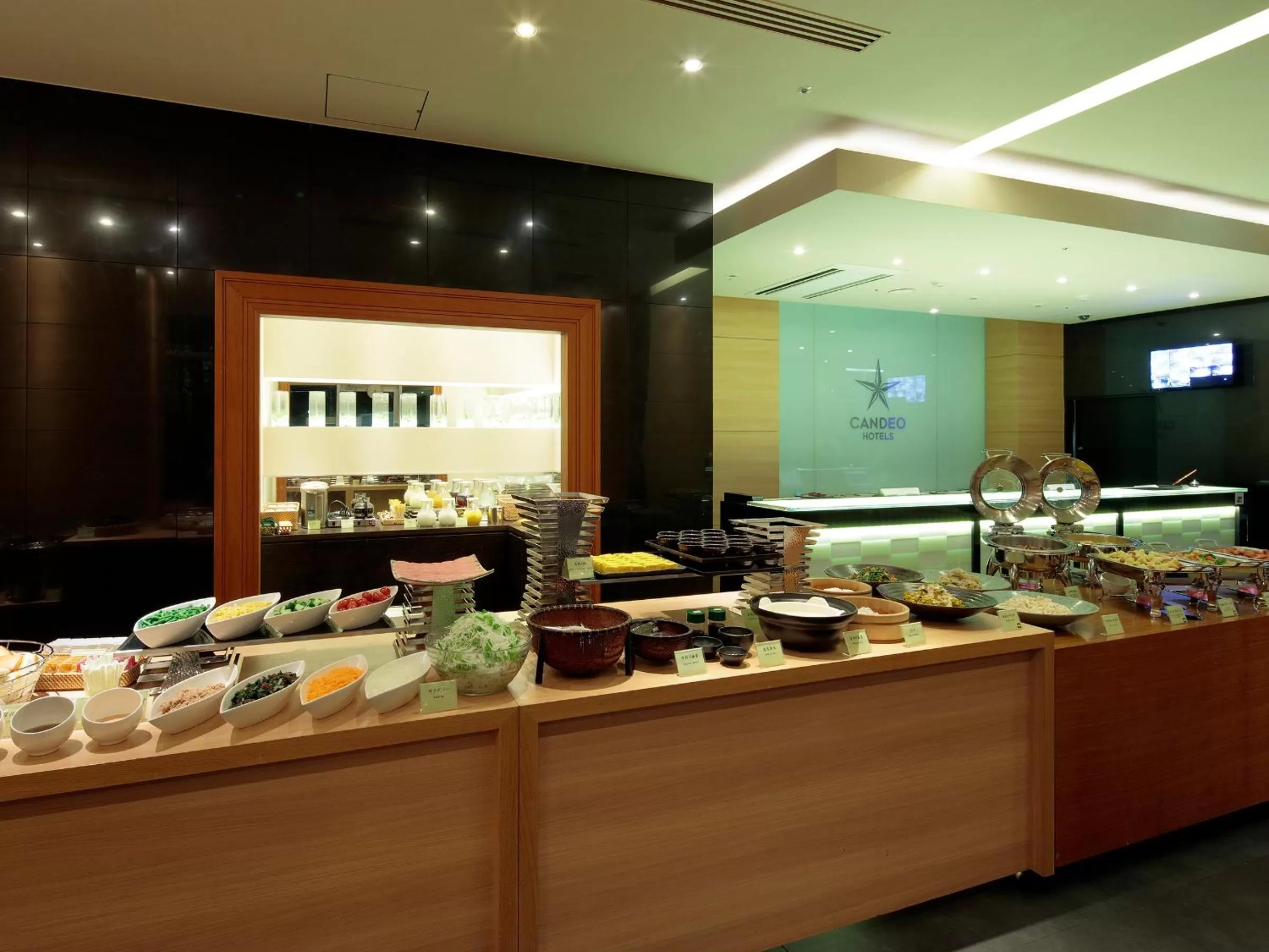Buffet breakfast in Candeo Hotels Kameyama
