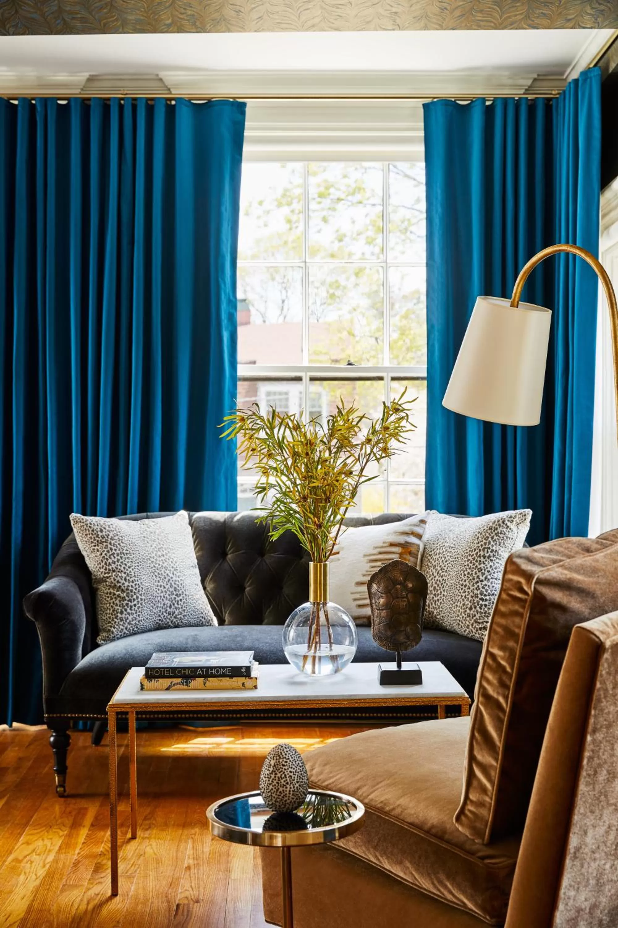 Seating area in The Cliffside Inn