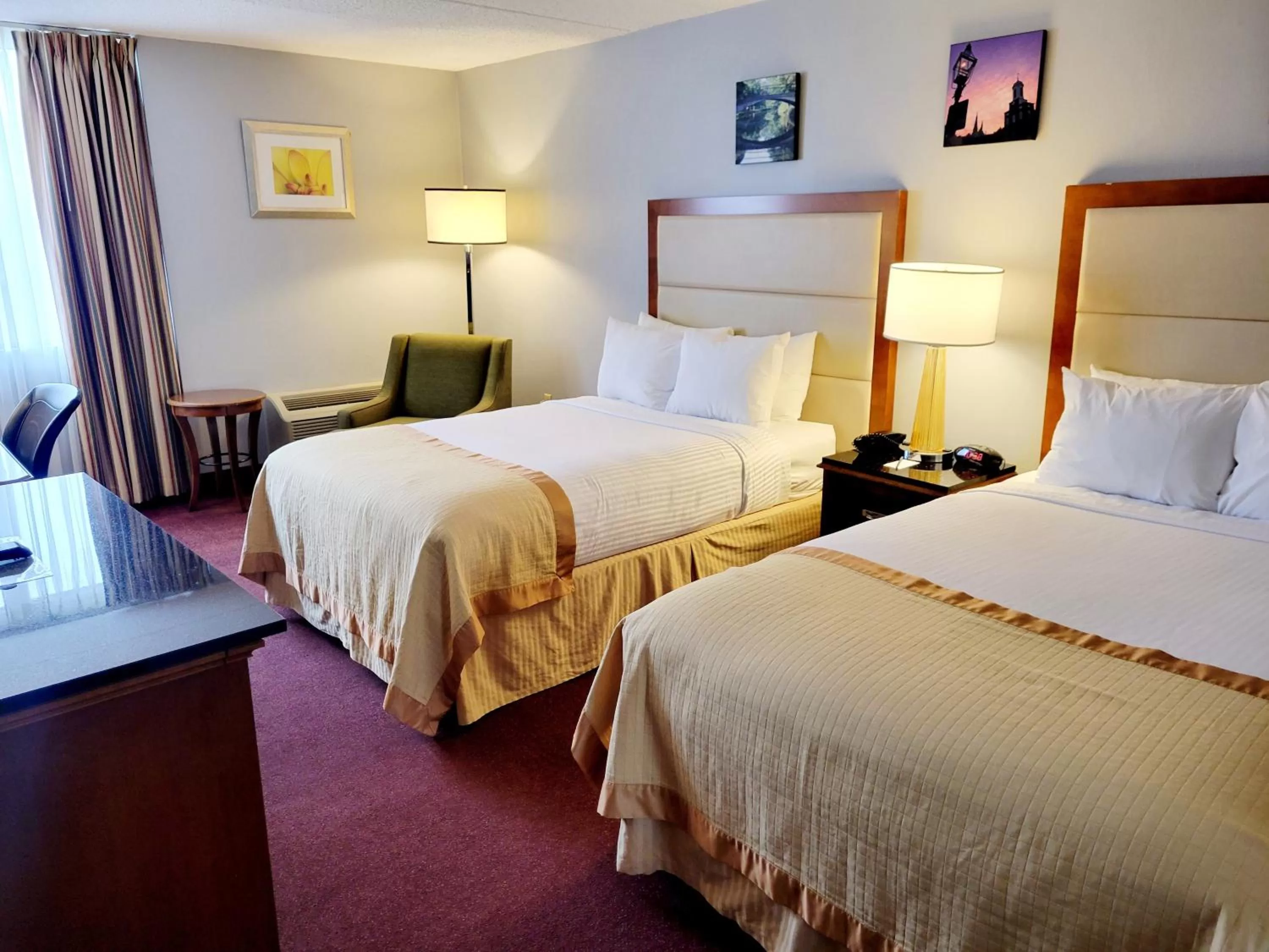 Bed in Bangor Grande Hotel