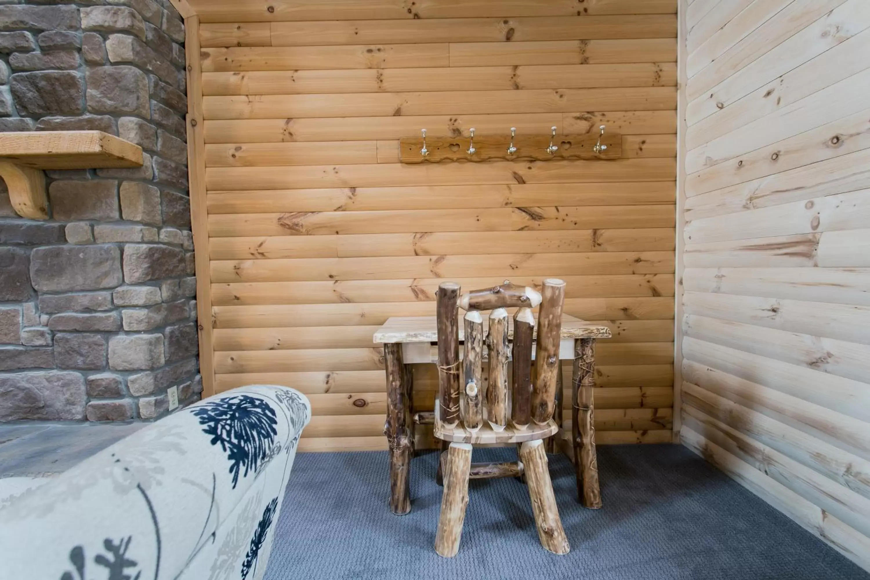 Dining area in Coblentz Country Lodge by Amish Country Lodging