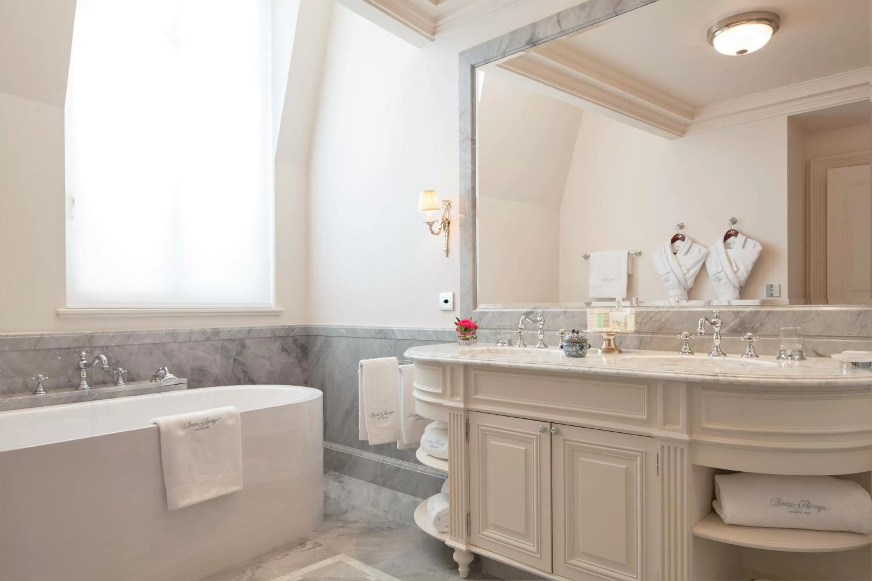 Bathroom in Beau-Rivage Genève