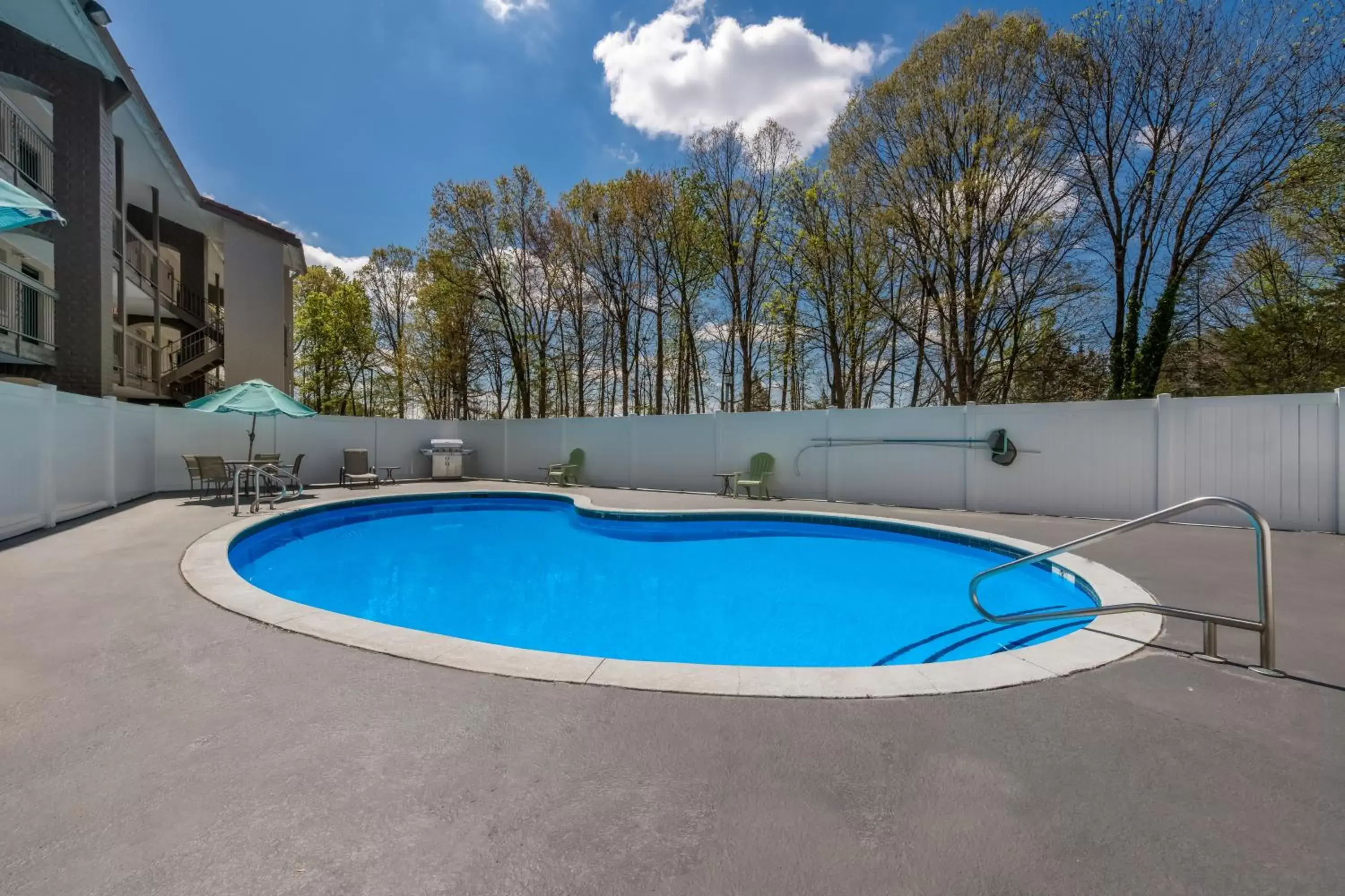 Swimming Pool in Quality Inn & Suites Charlotte Airport