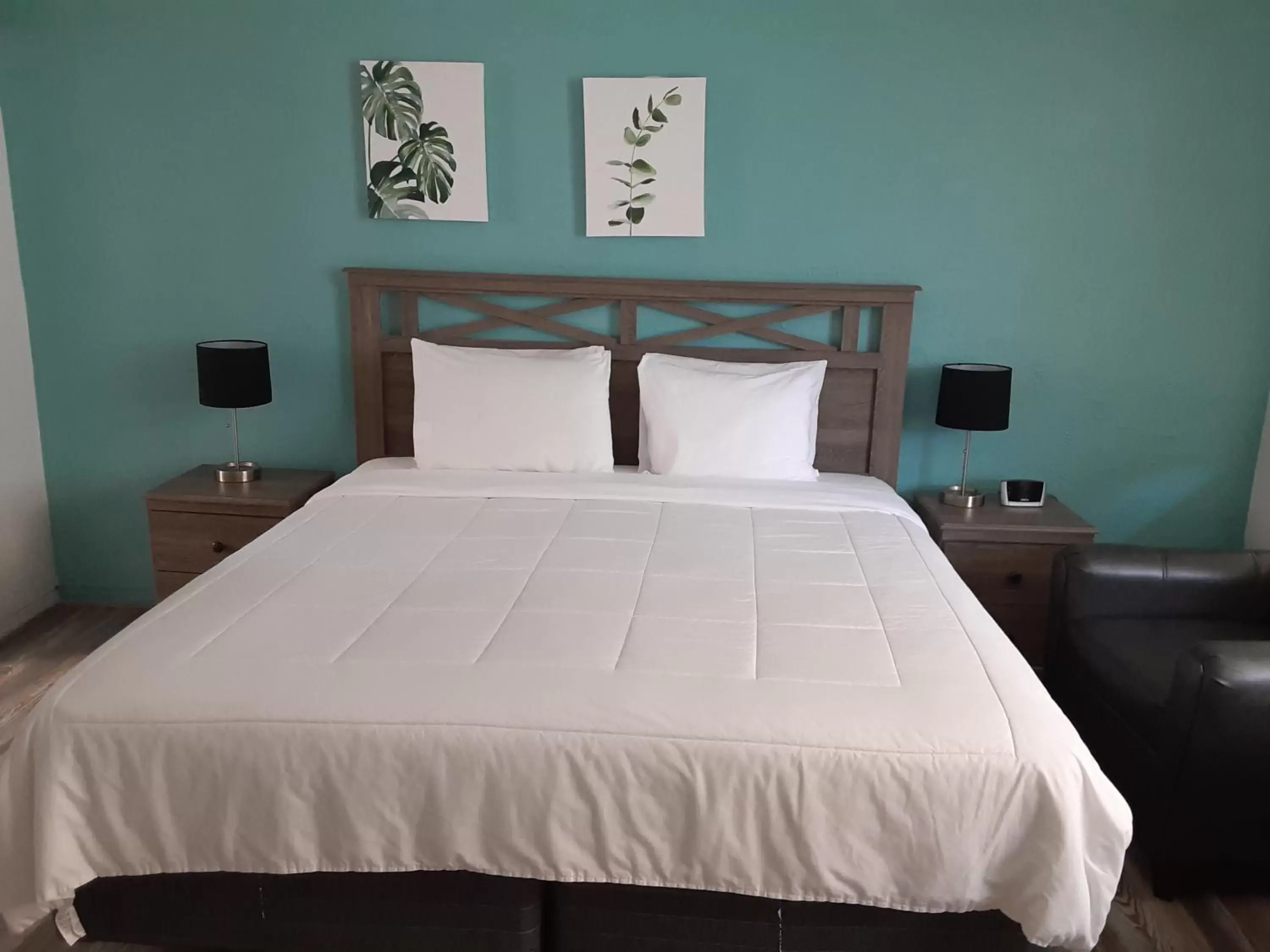 Bed in Sandalwood Beach Resort