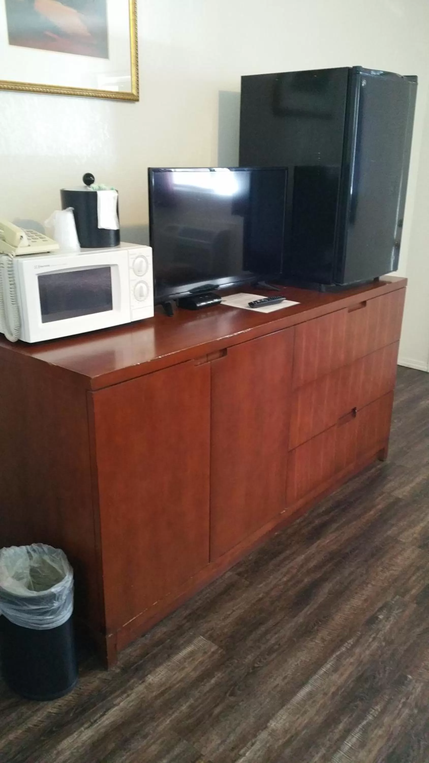 Decorative detail, TV/Entertainment Center in Ontario Inn