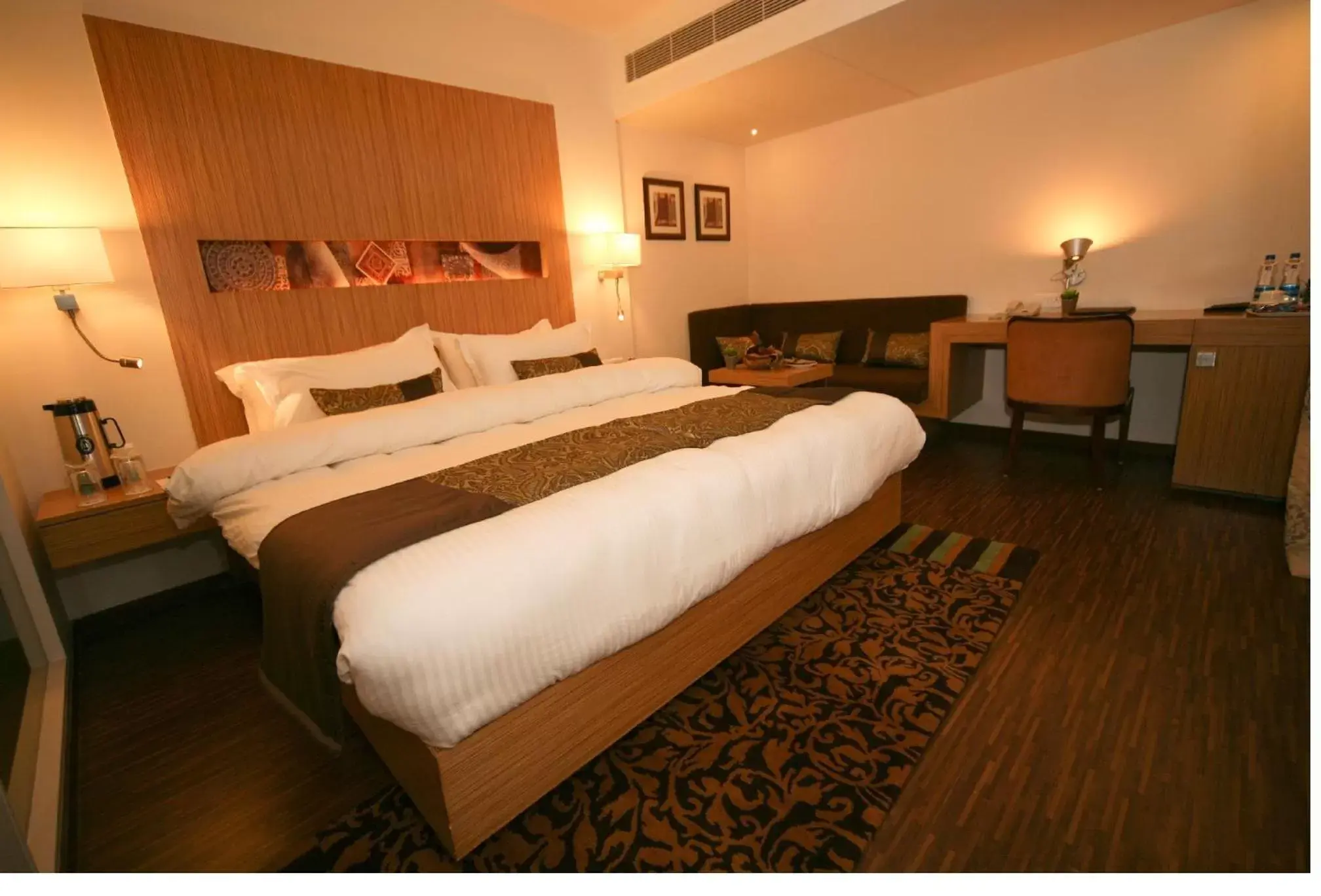 Bed in Comfort Inn Legacy