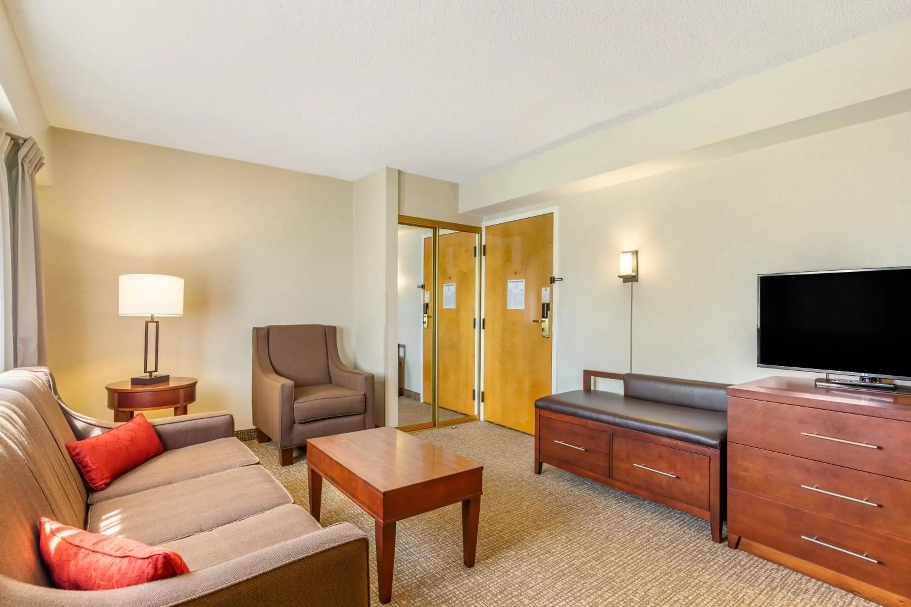 Living room, Seating Area in Comfort Inn Quantico