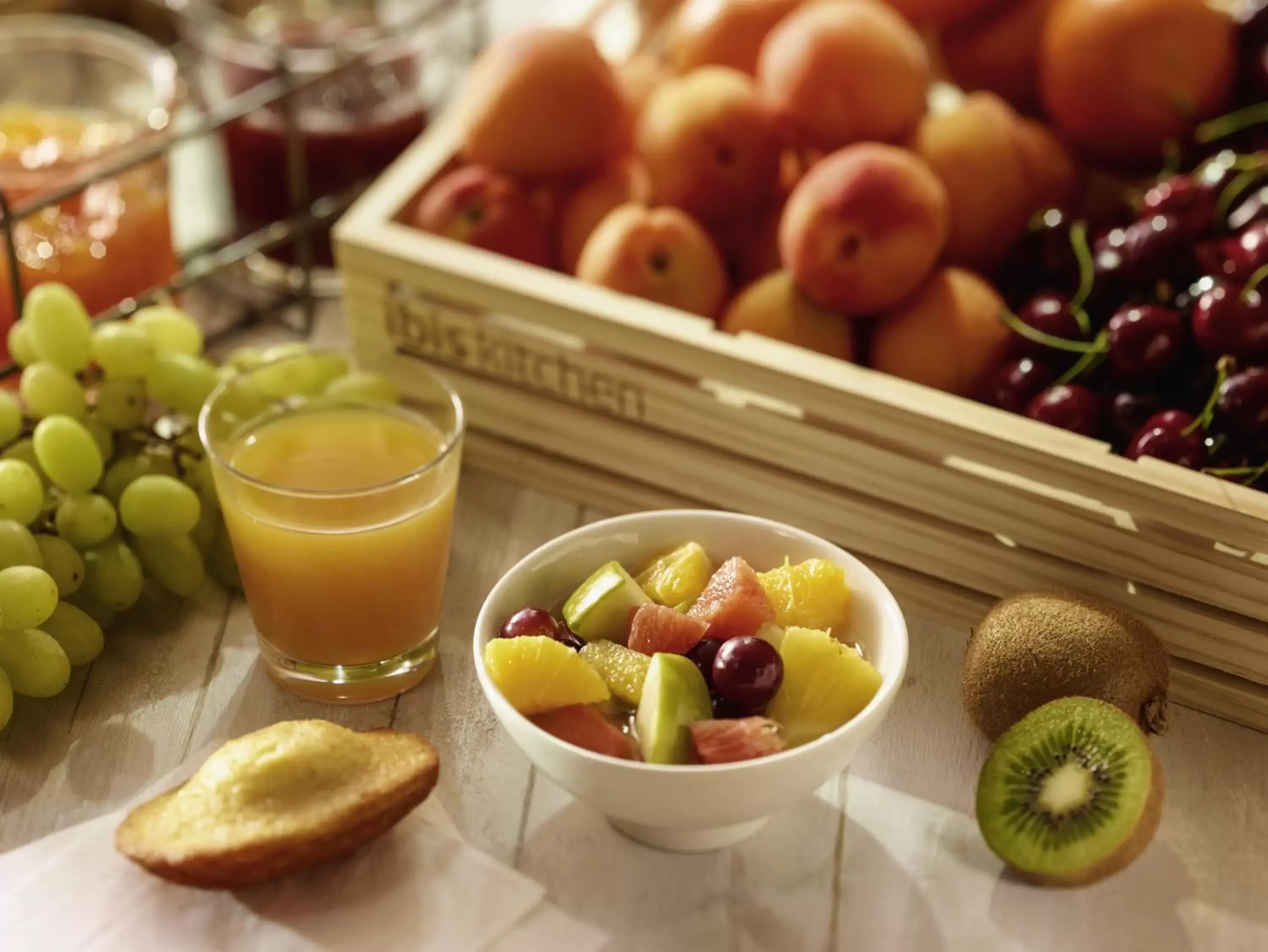 Buffet breakfast in ibis Beauvais Aéroport