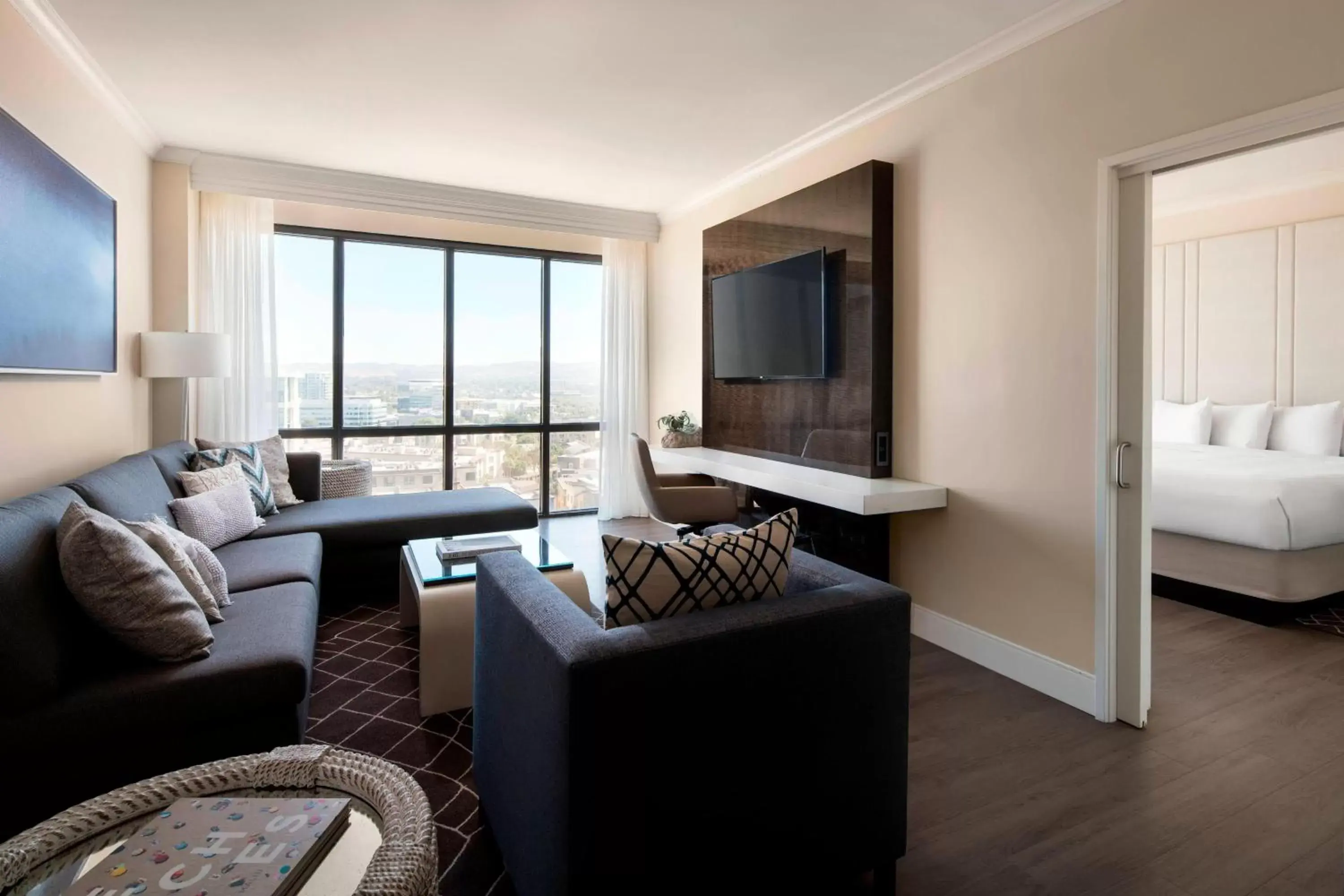 Living room, Seating Area in Irvine Marriott