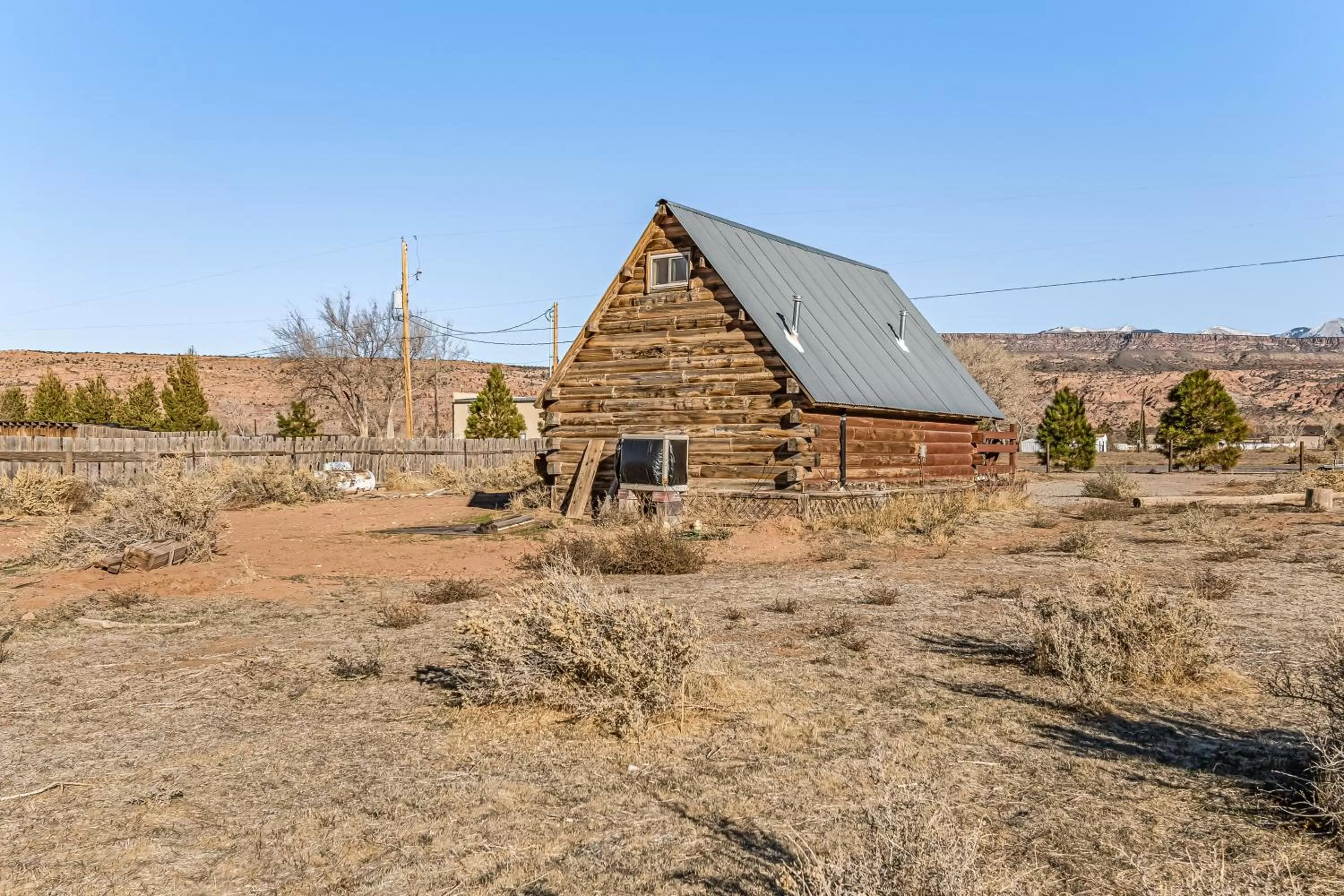 Property Building in Sunny Acres Cabin