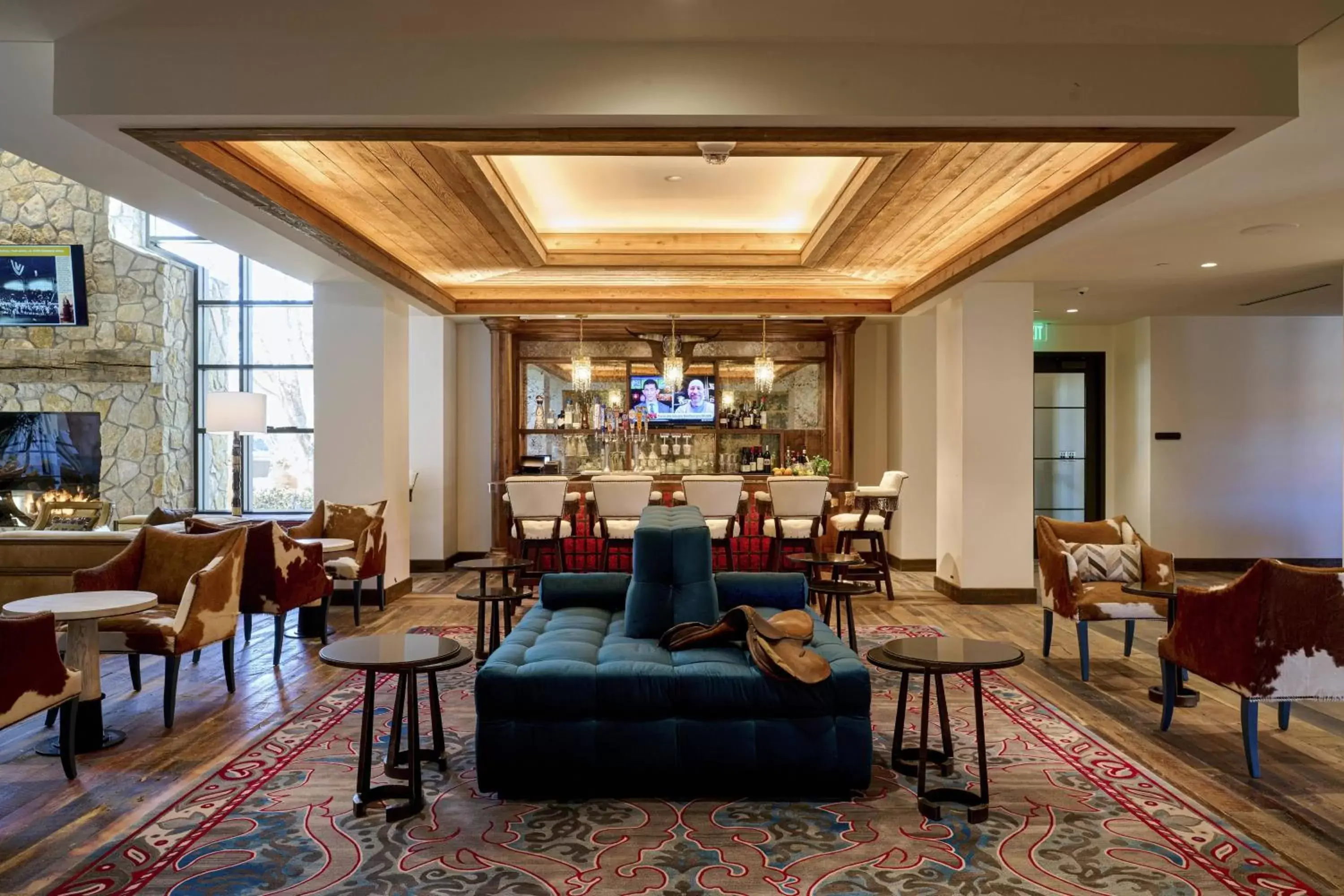 Lobby or reception, Lounge/Bar in Hotel Drover, Autograph Collection