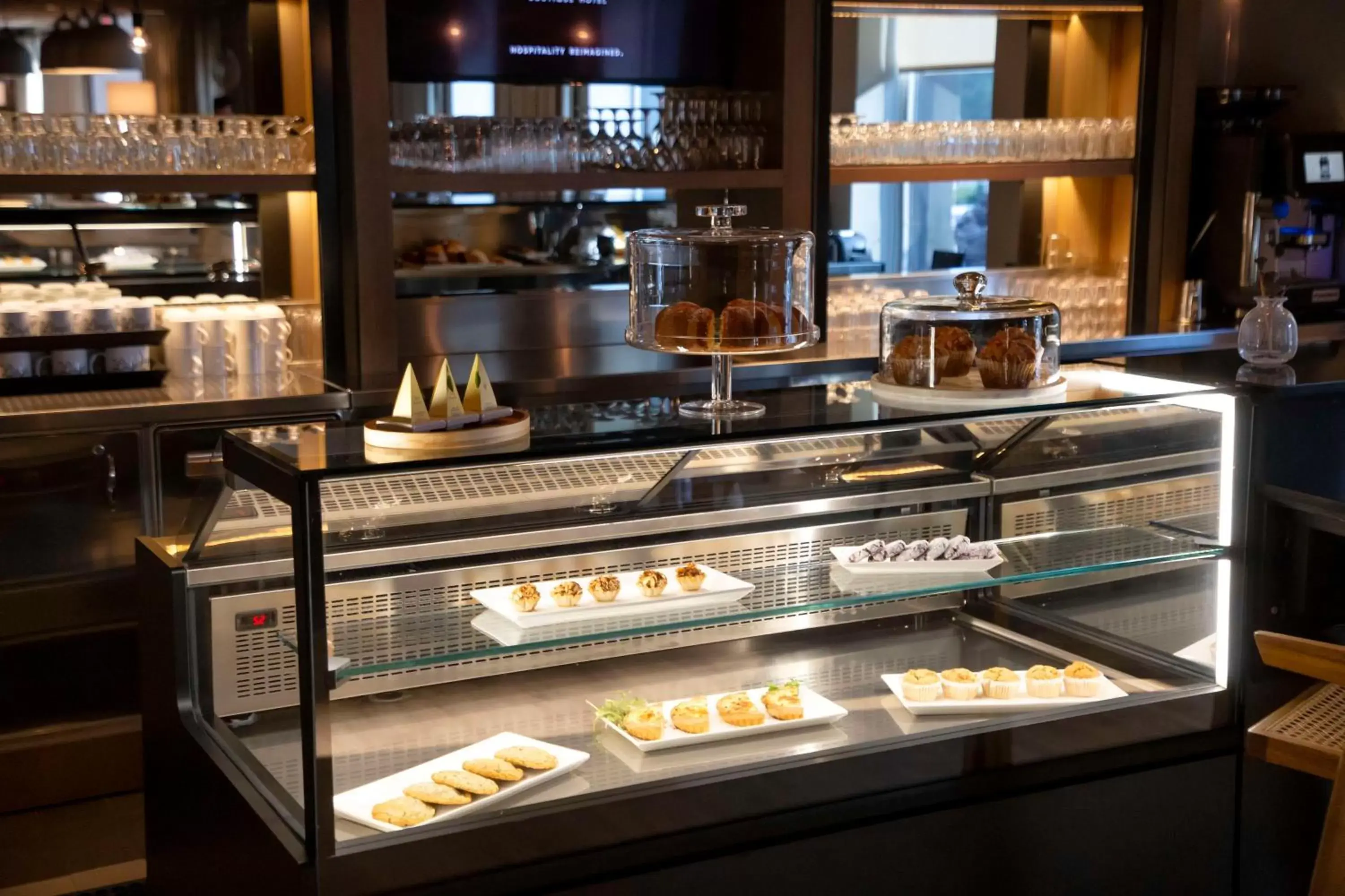 Restaurant/places to eat in The Lloyd Stamford, Tapestry Collection by Hilton Restaurant/places to eat in The Lloyd Stamford, Tapestry Collection by Hilton