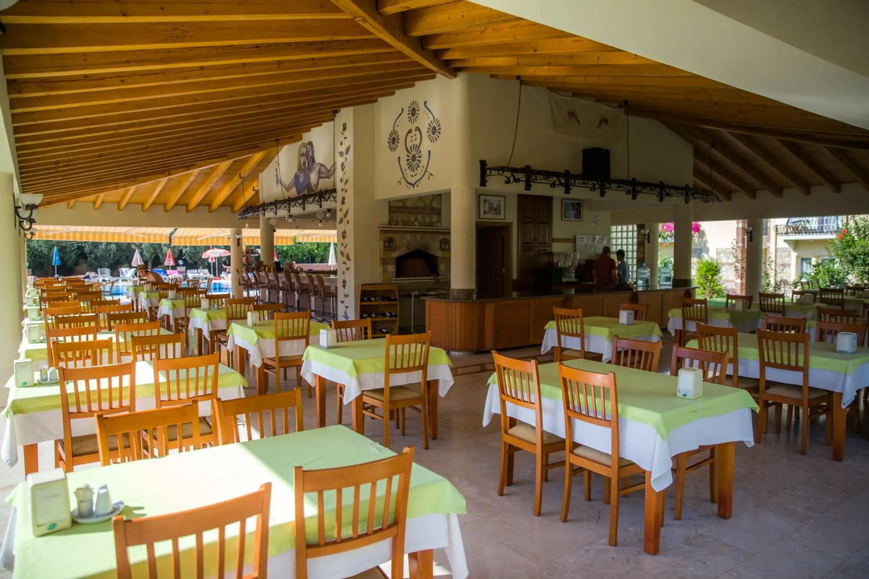 Restaurant/Places to Eat in Mavruka Hotel