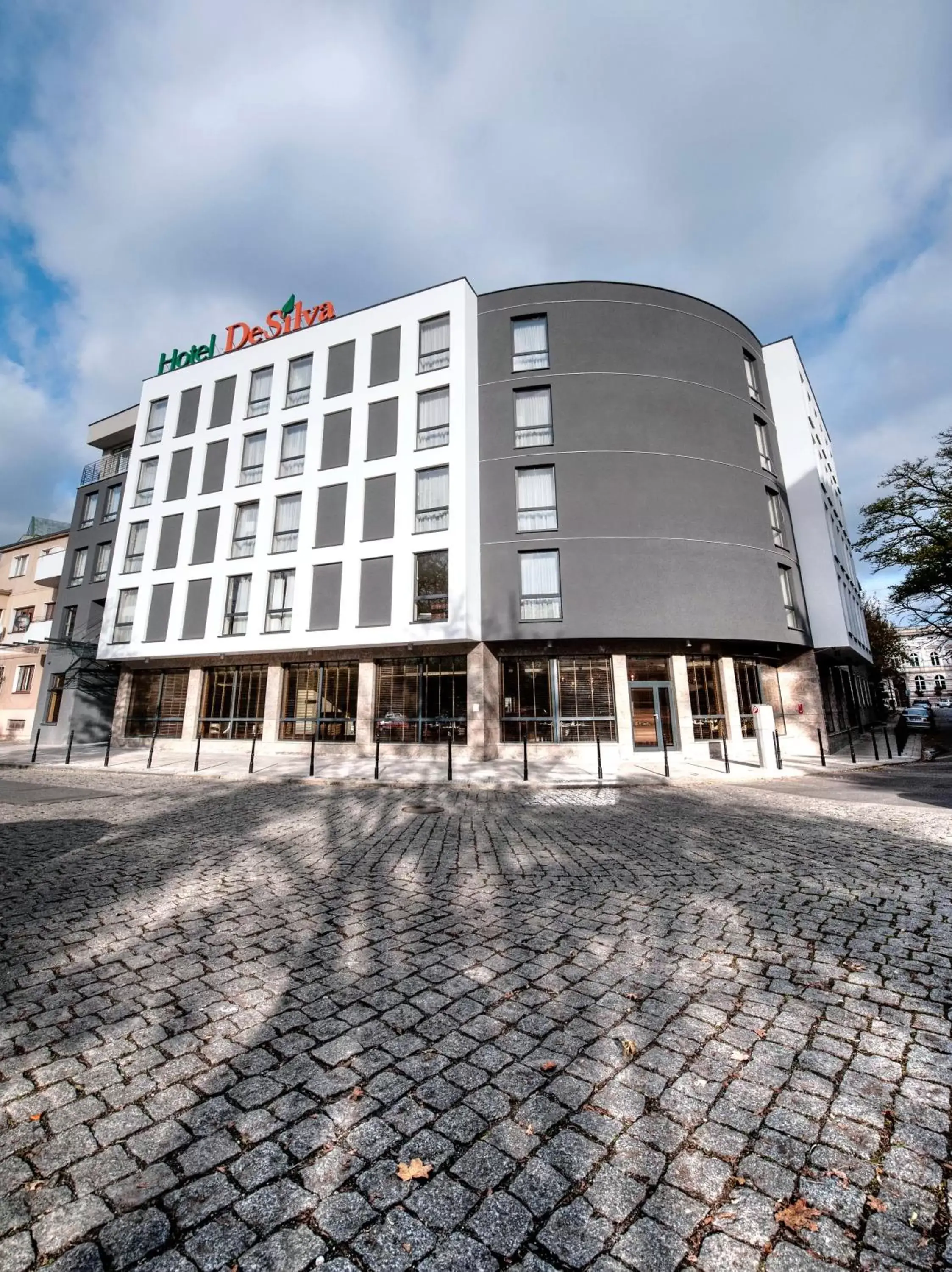 Facade/entrance, Property Building in Hotel DeSilva Premium Opole