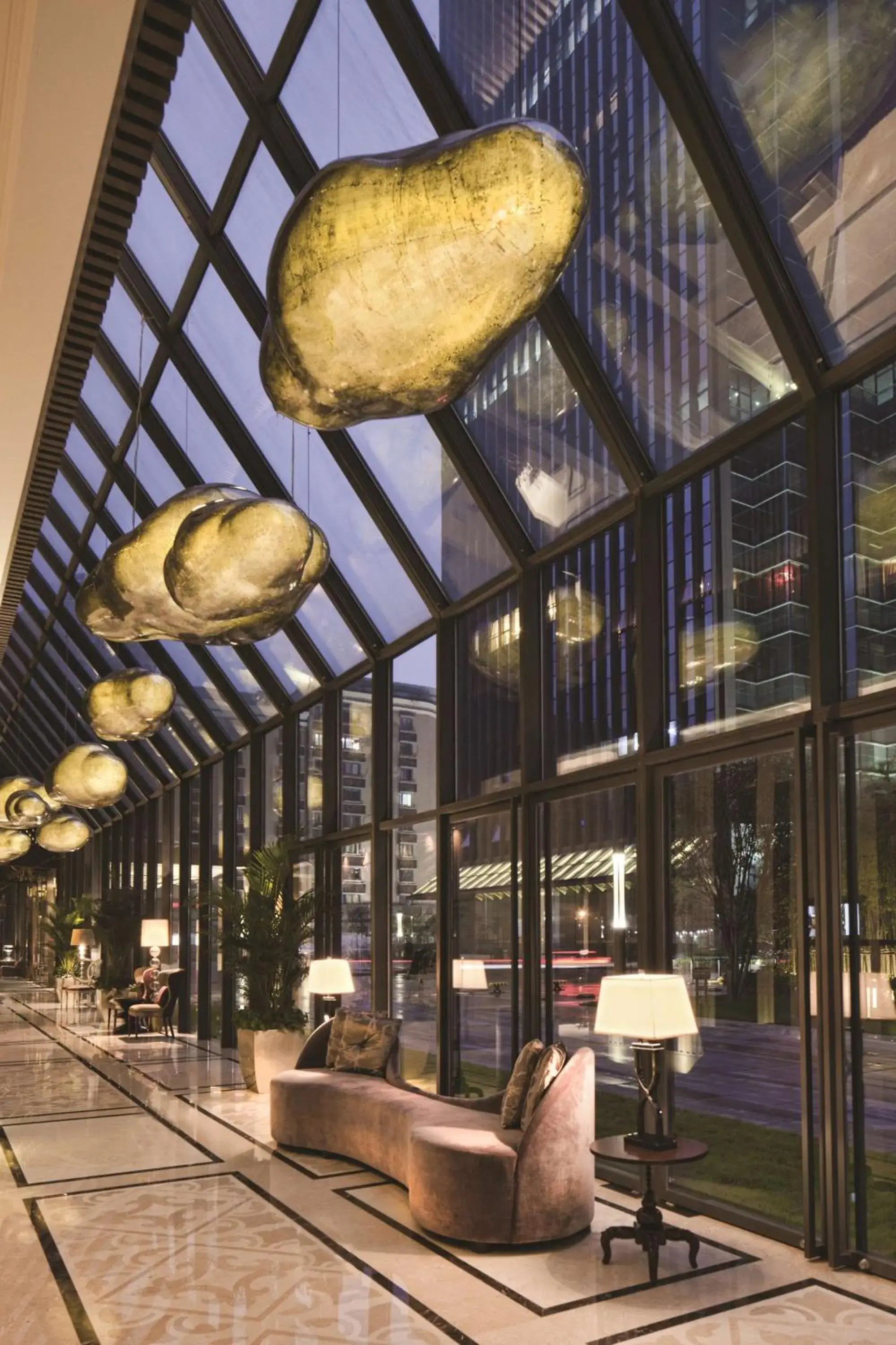 Lobby or reception in DoubleTree by Hilton Chongqing - Guanyinqiao railway station Lobby or reception in DoubleTree by Hilton Chongqing - Guanyinqiao railway station
