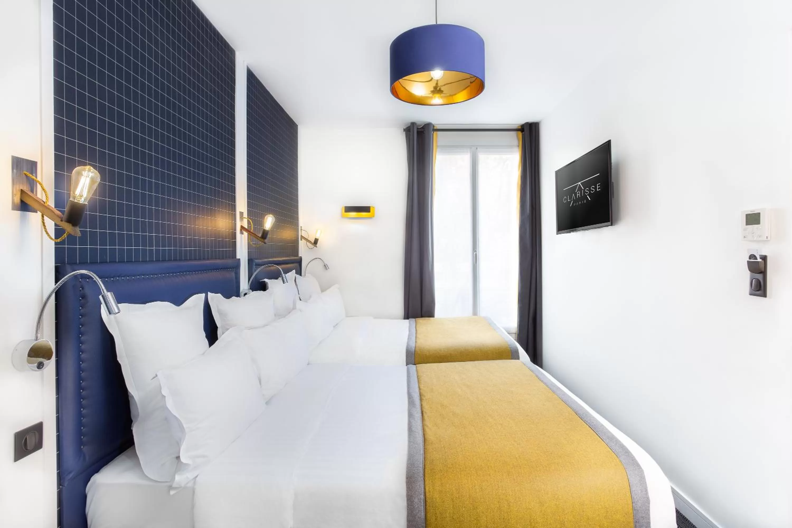 Bed in Hôtel Clarisse