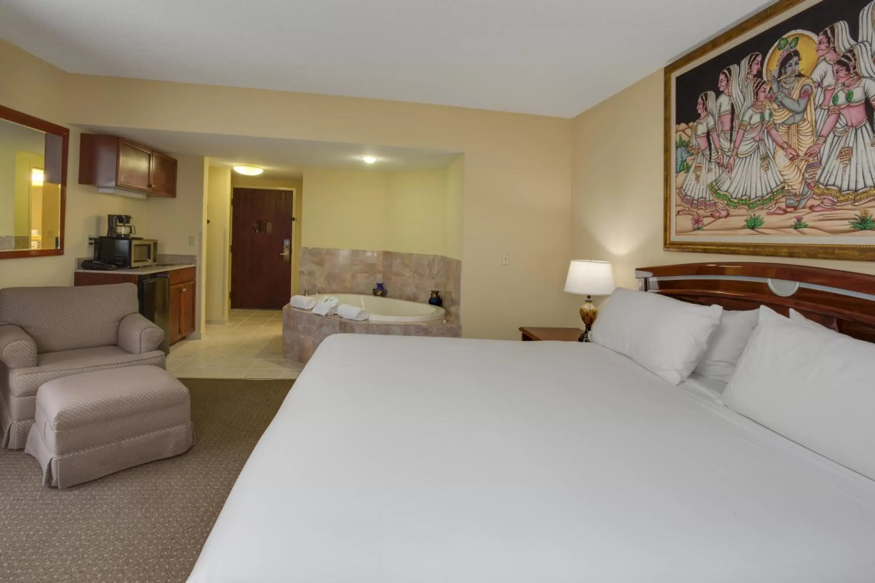 Bed in Holiday Inn Express & Suites Sebring, an IHG Hotel