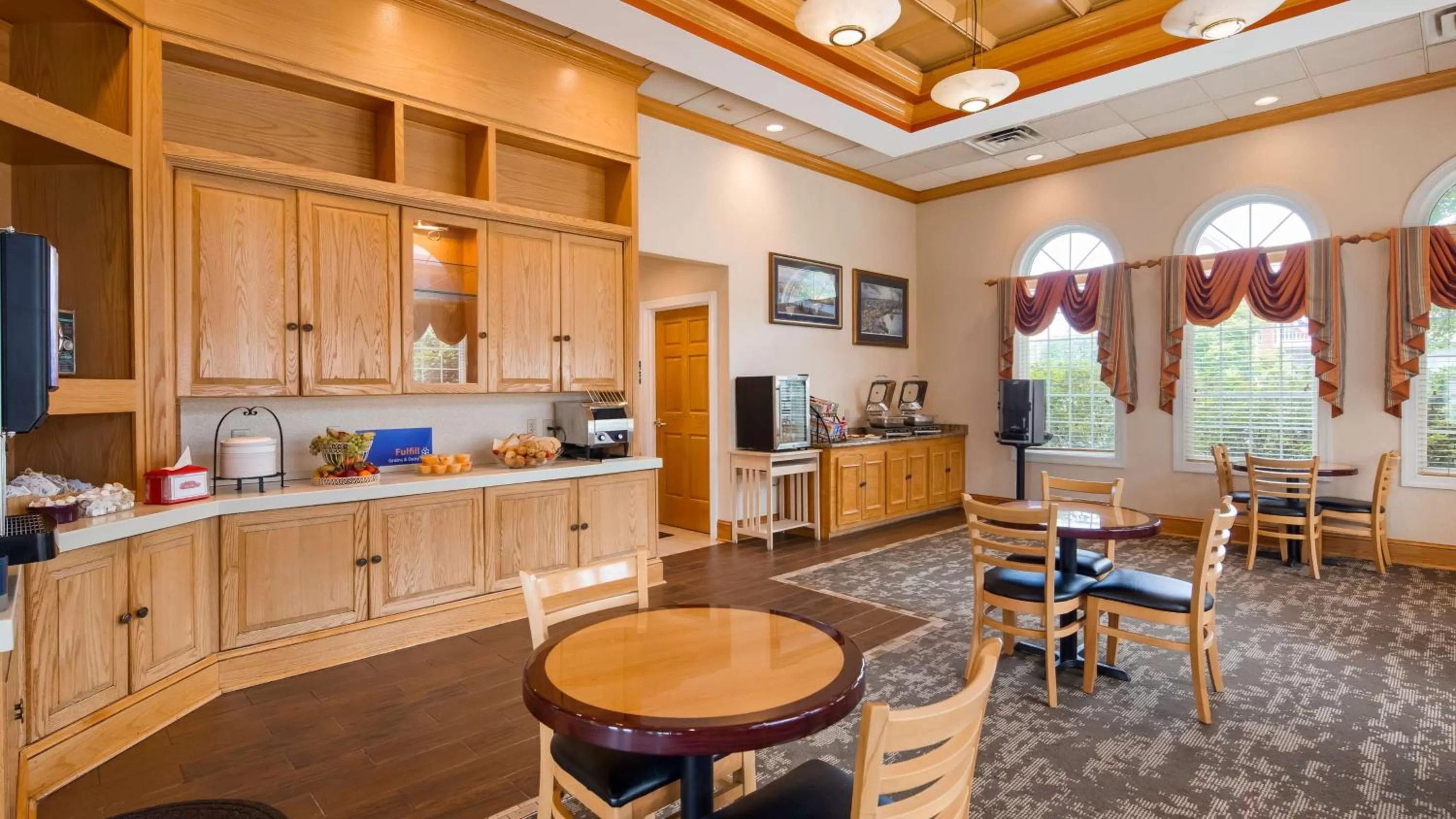 Restaurant/places to eat in Best Western Fredericksburg