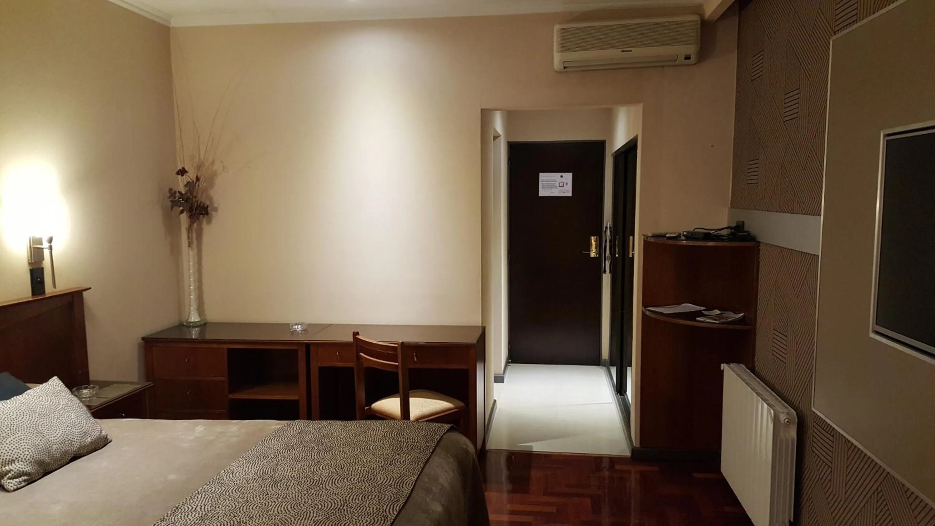 Photo of the whole room in Hotel Viñas del Sol