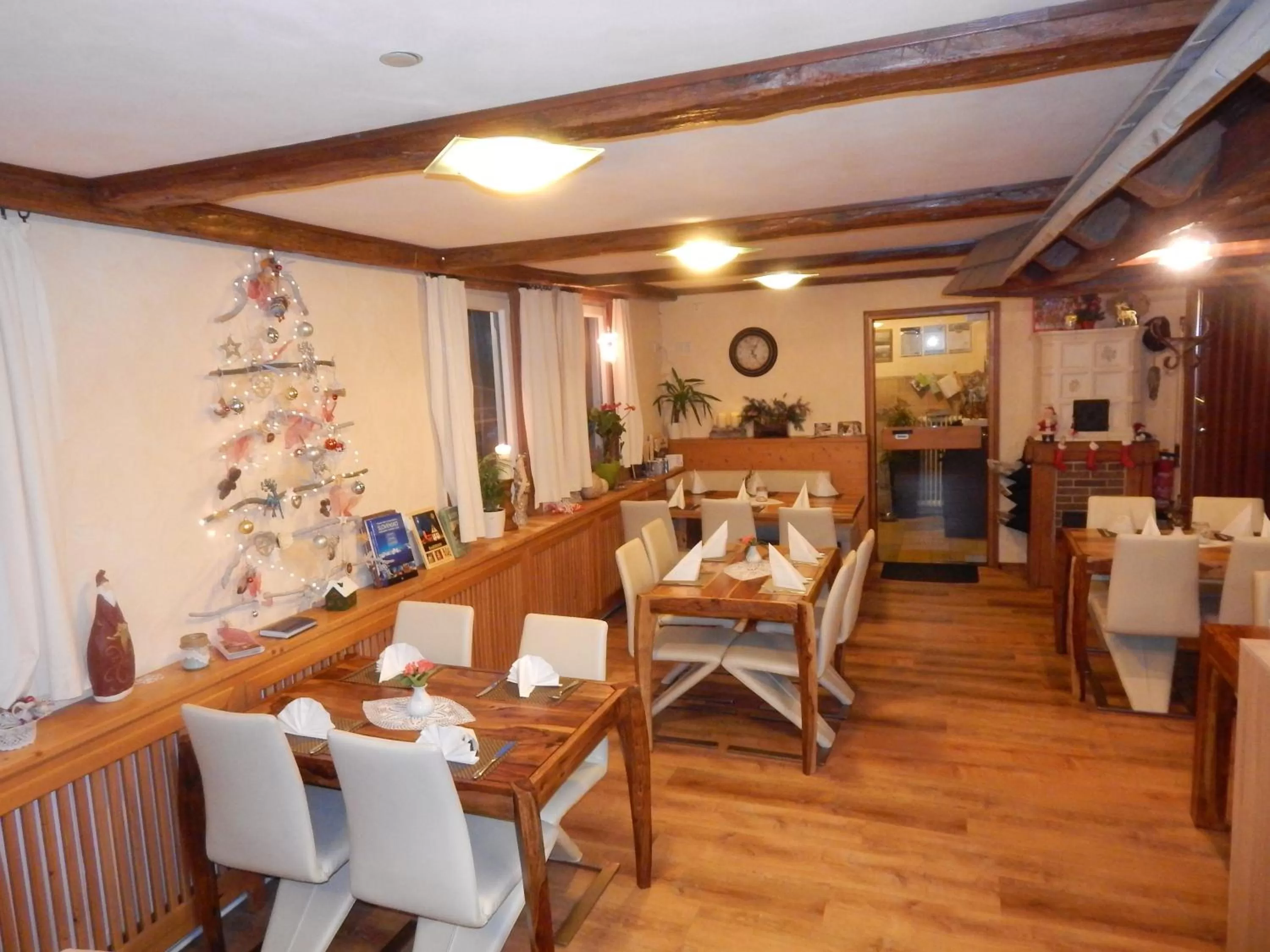 Restaurant/places to eat in Alb Hotel Schalksburg