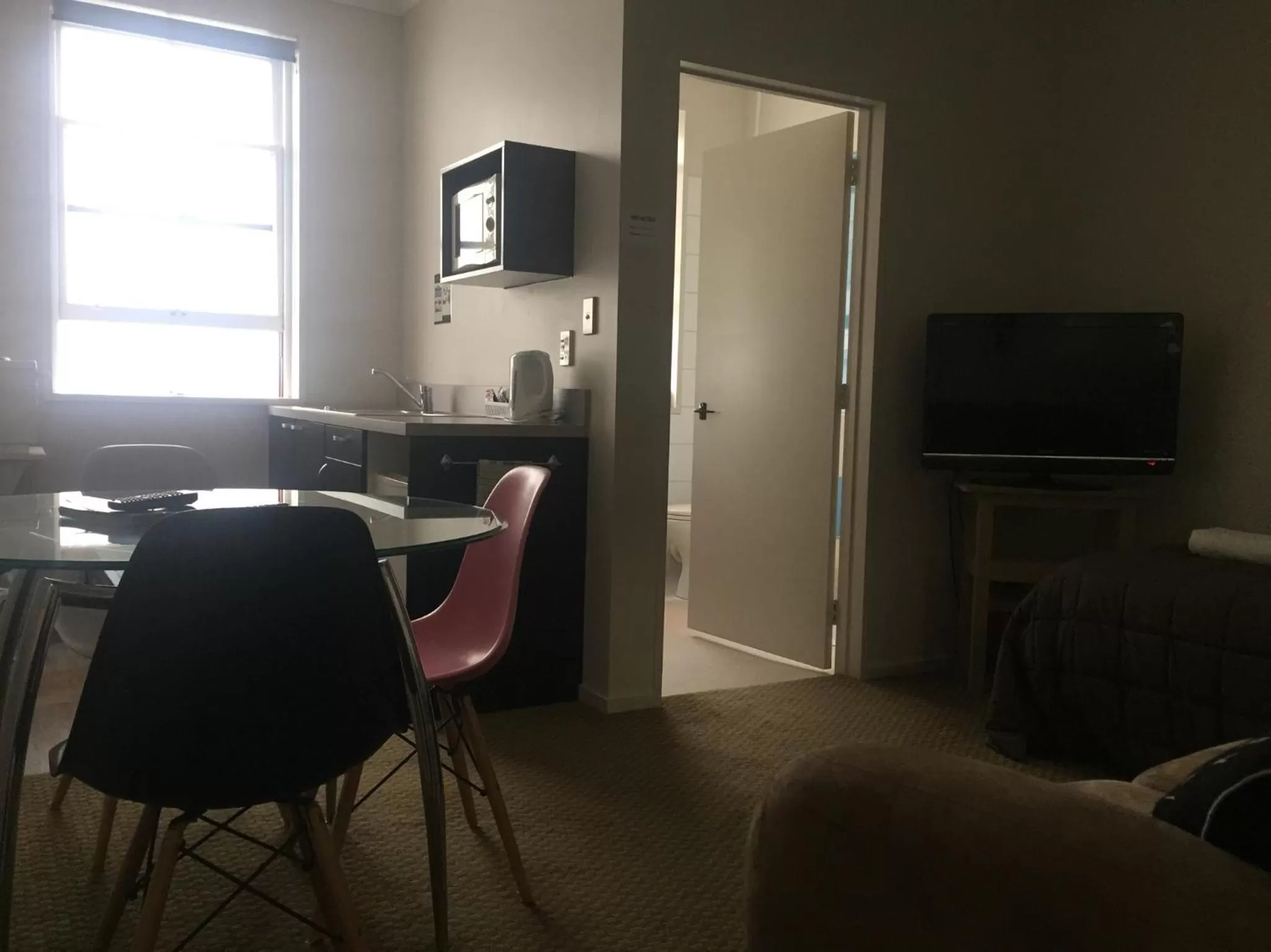 Day in Motel on Carroll