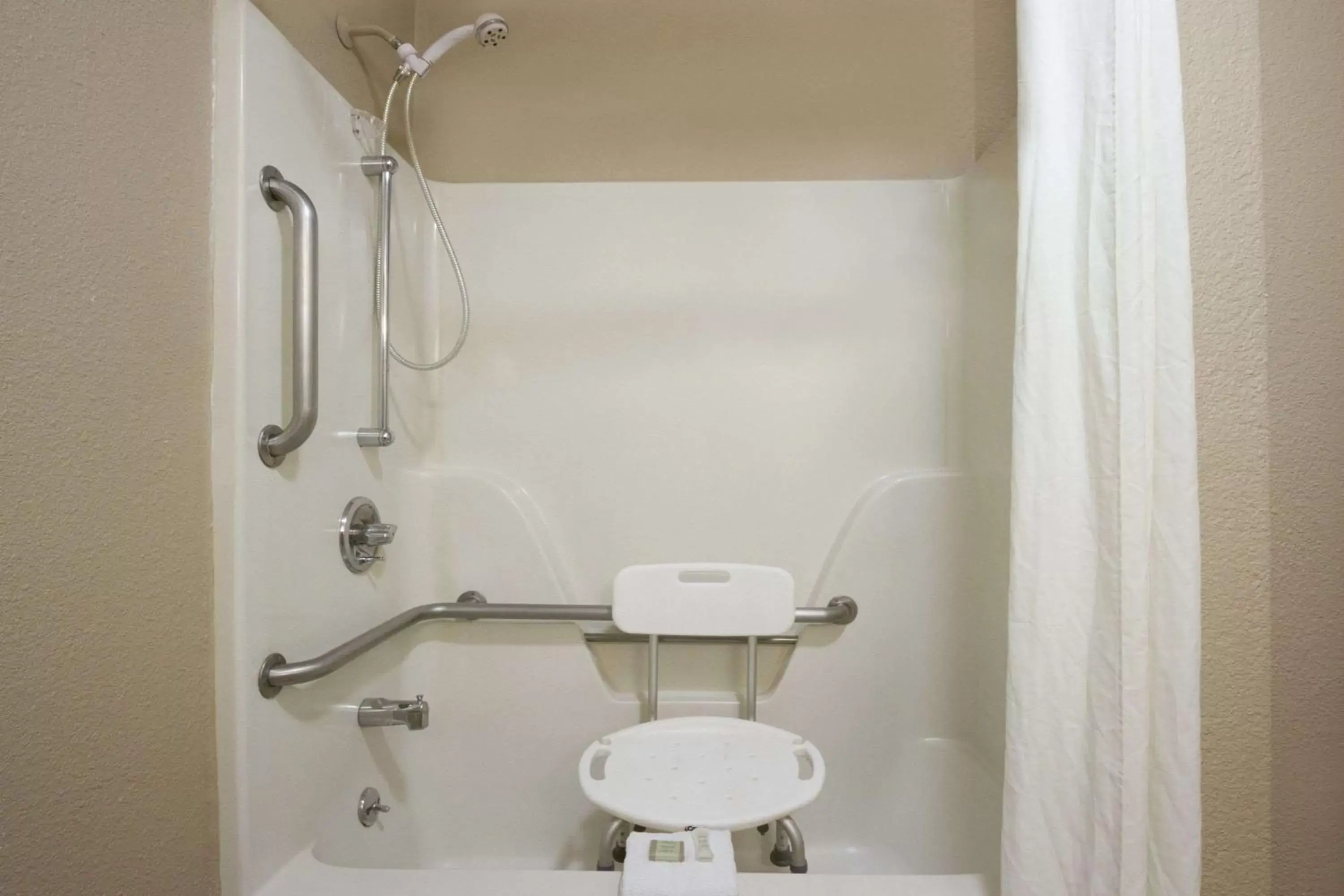 Super 8 by Wyndham Fort Chiswell Wytheville Area Super 8 by Wyndham Fort Chiswell Wytheville Area