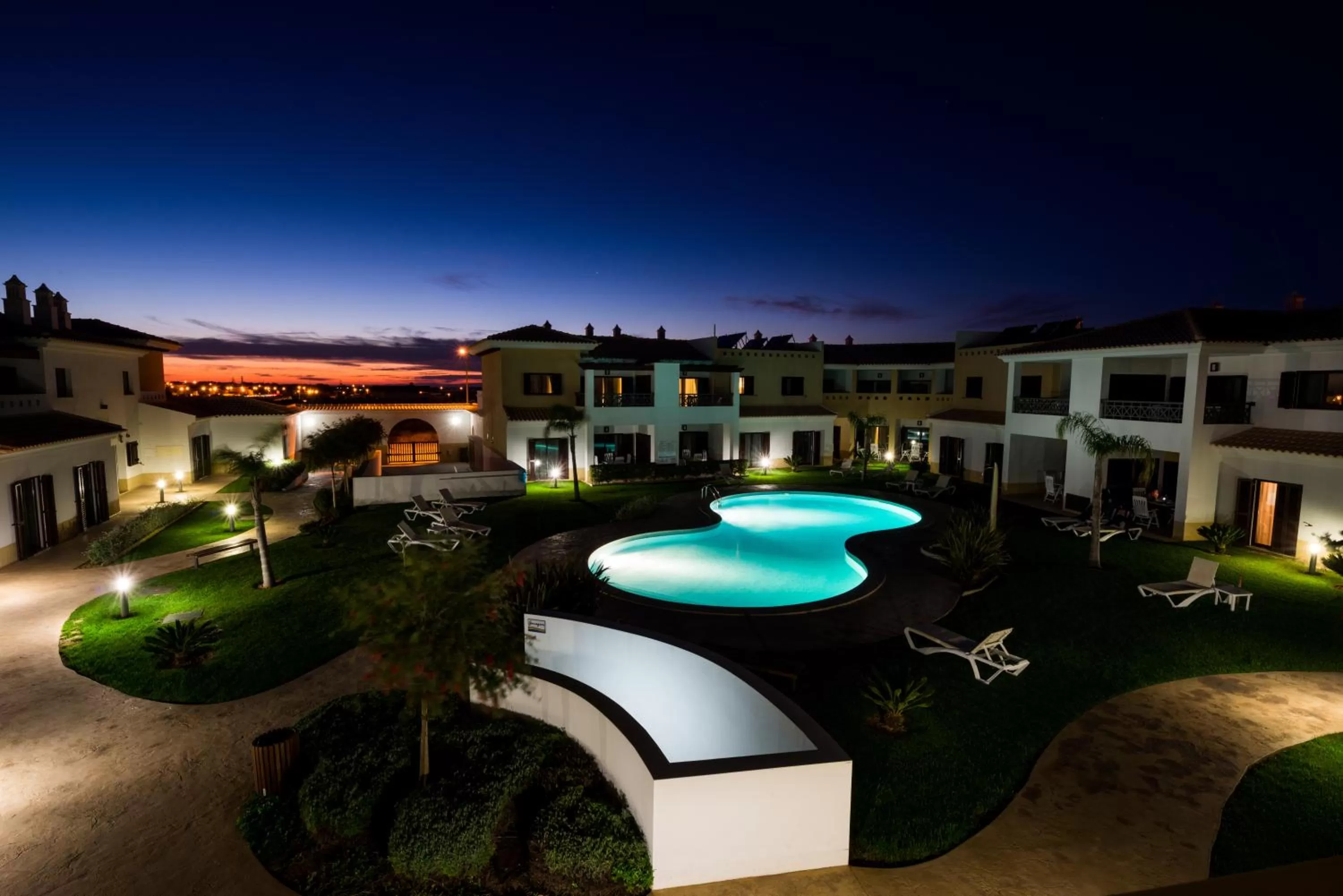 Facade/entrance, Pool View in Sagres Time Apartamentos