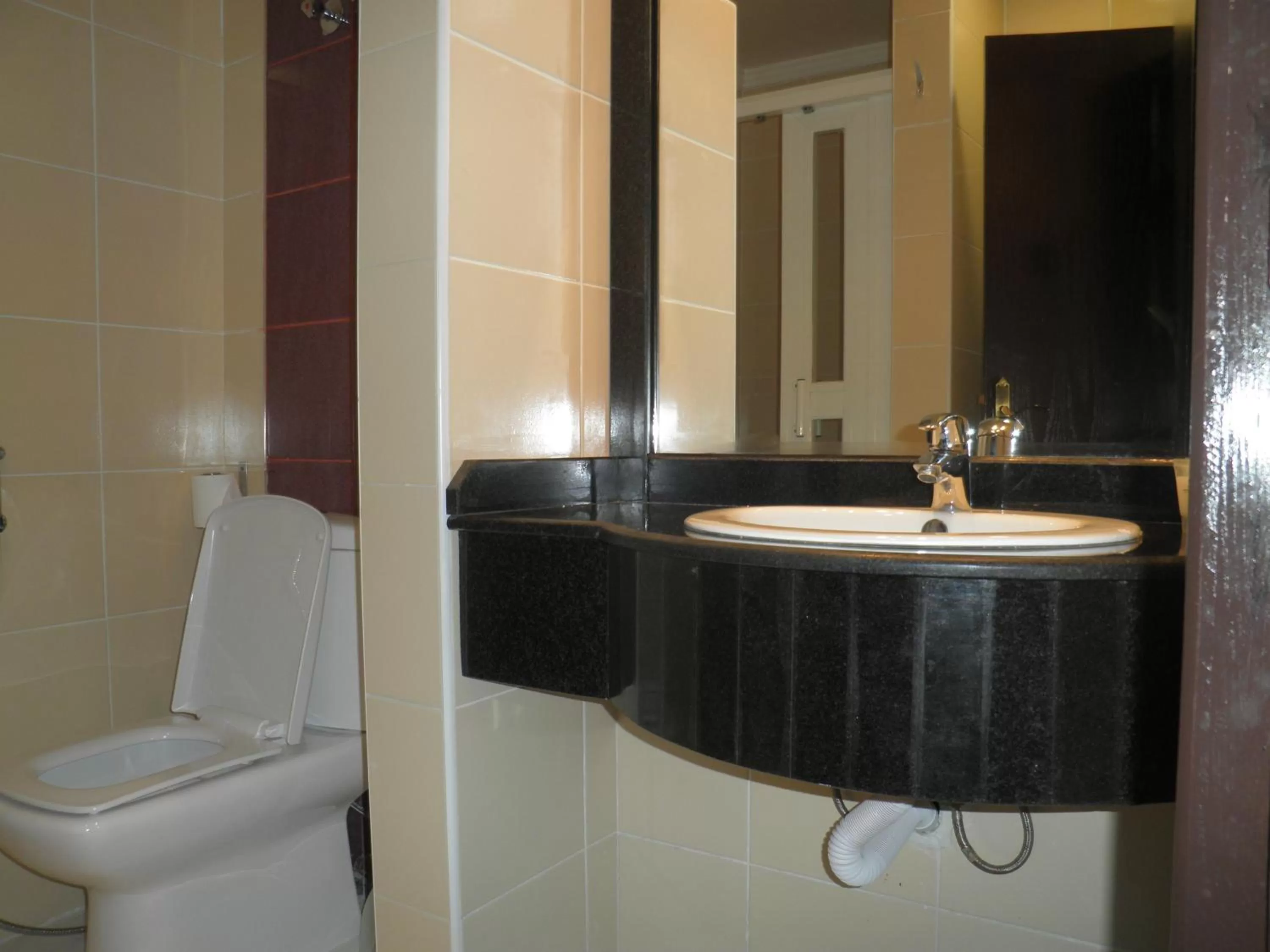 Bathroom in Marina Royal Hotel Suites