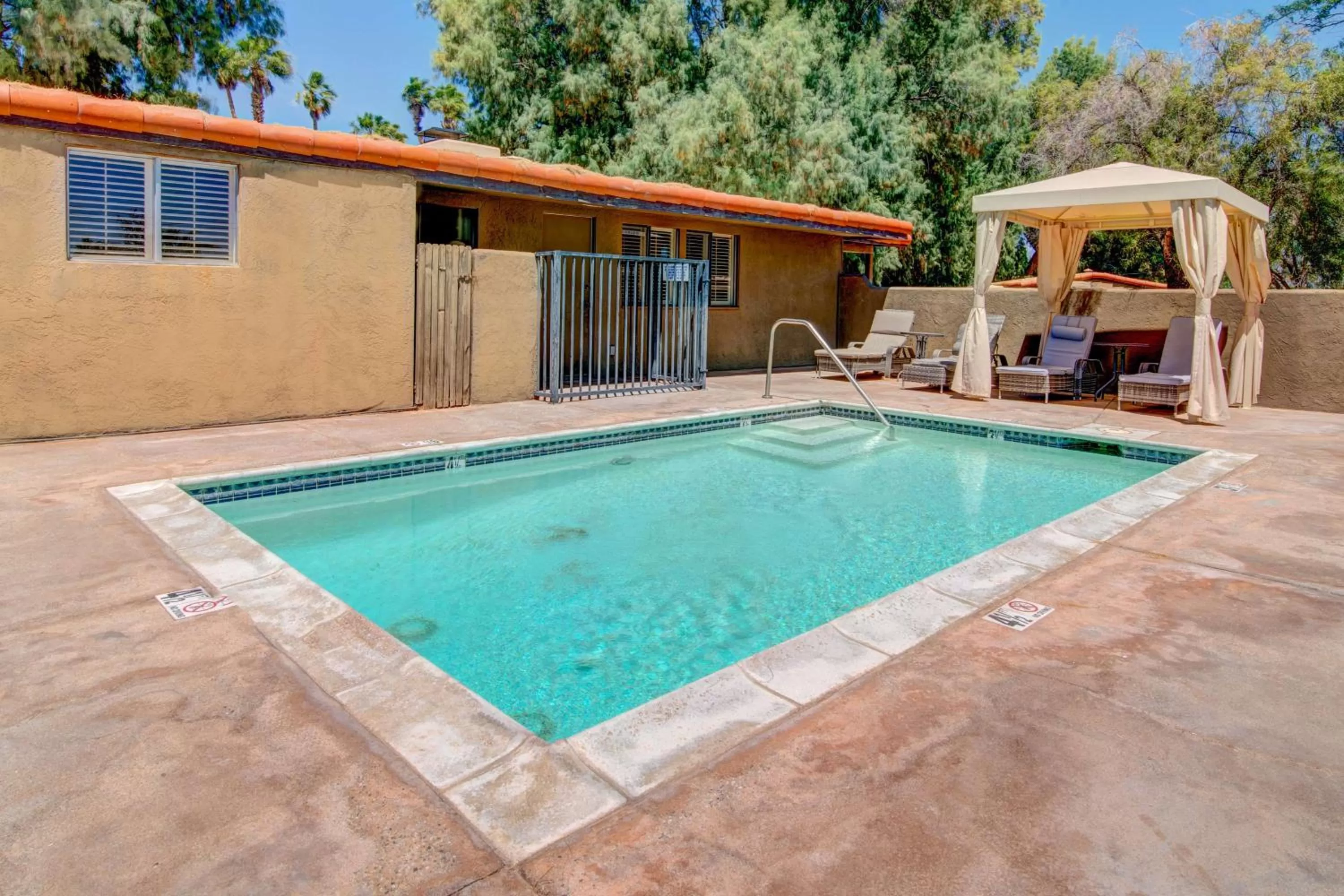 Two-Bedroom Casita with Patio and Private Pool in La Casa del Zorro