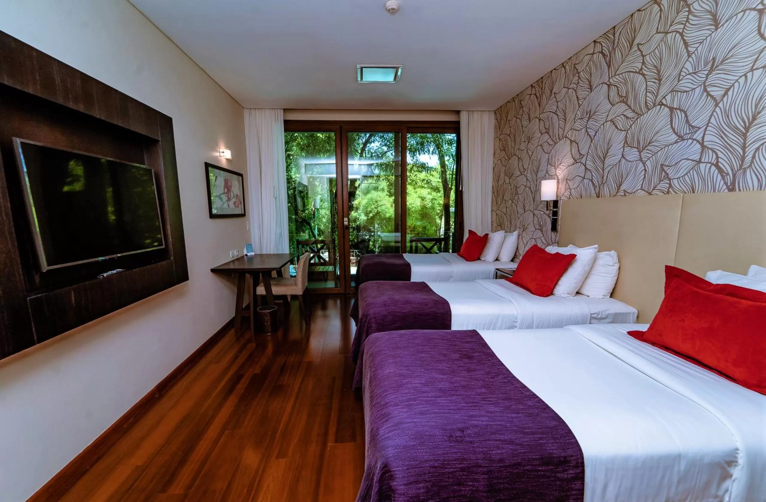 Photo of the whole room, Bed in Mercure Iguazu Hotel Iru