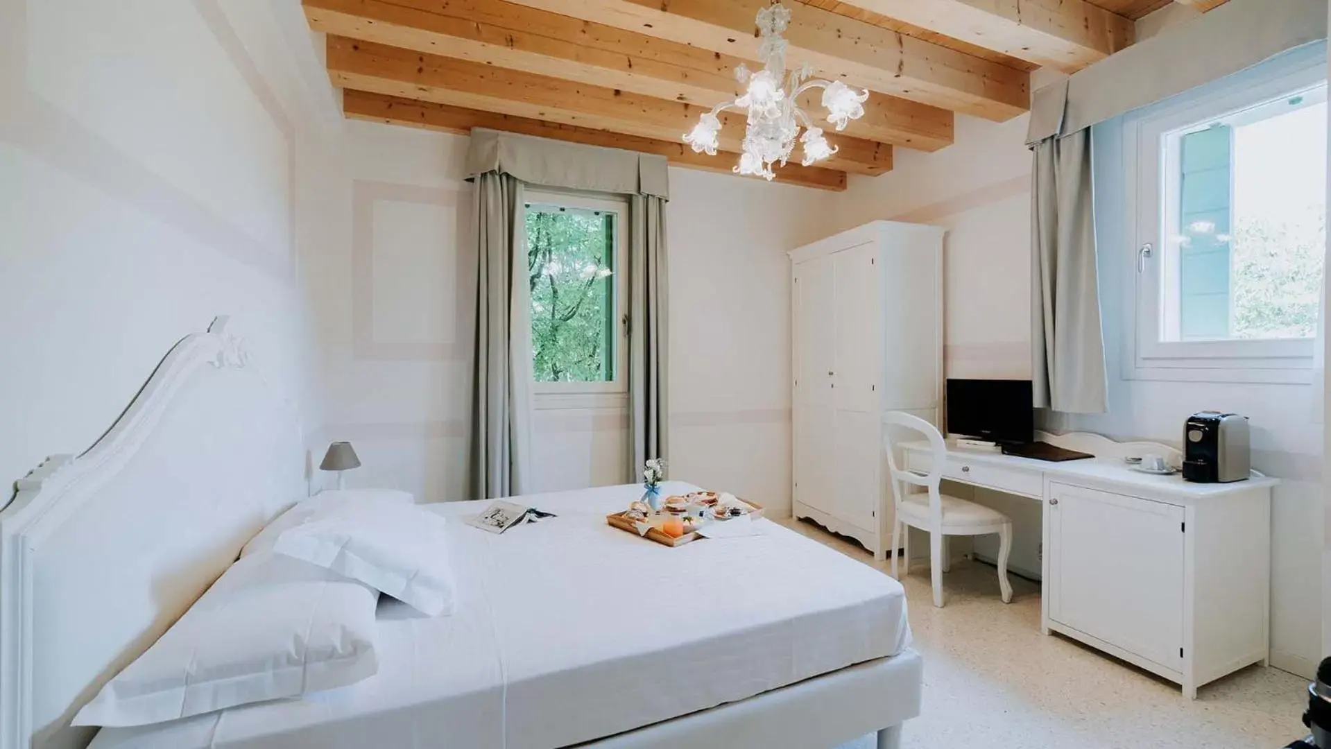 Superior Double or Twin Room in Hotel Villa Patriarca Superior Double or Twin Room in Hotel Villa Patriarca