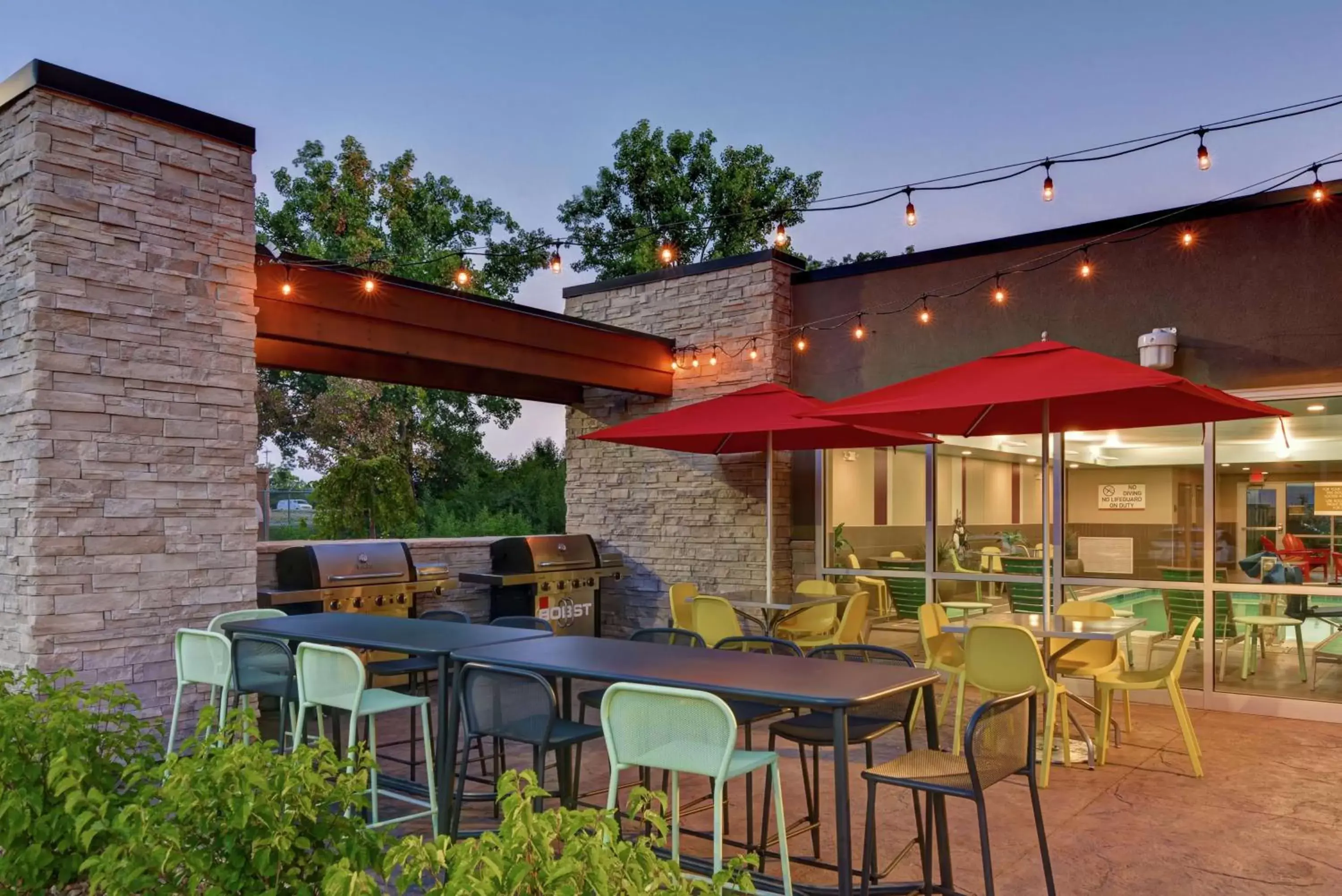 Patio, Restaurant/Places to Eat in Home2 Suites By Hilton Dayton Vandalia