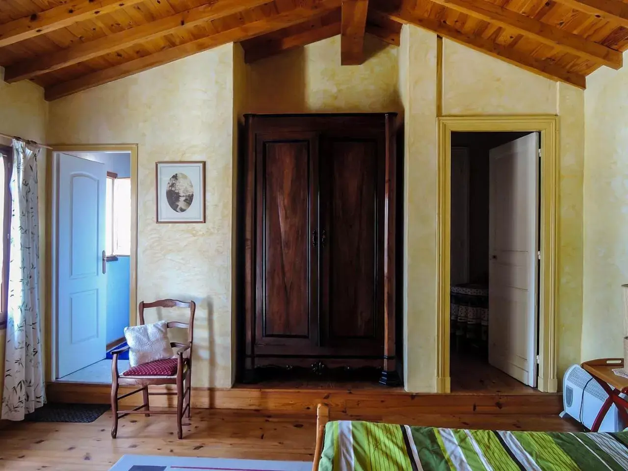 Bedroom in Barbonvielle Astaffort