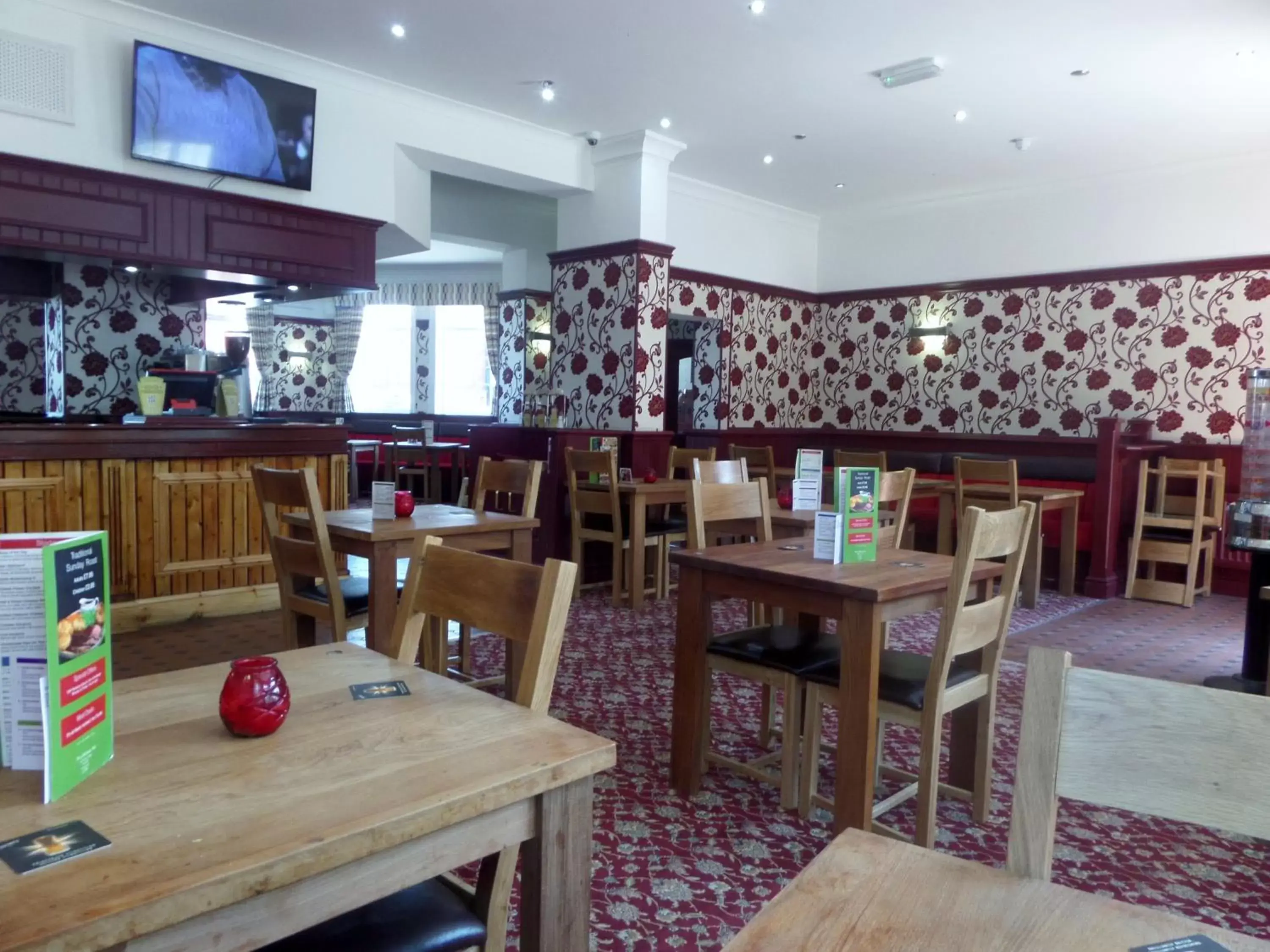 Lounge or bar, Restaurant/Places to Eat in The Cabbage Hall Hotel