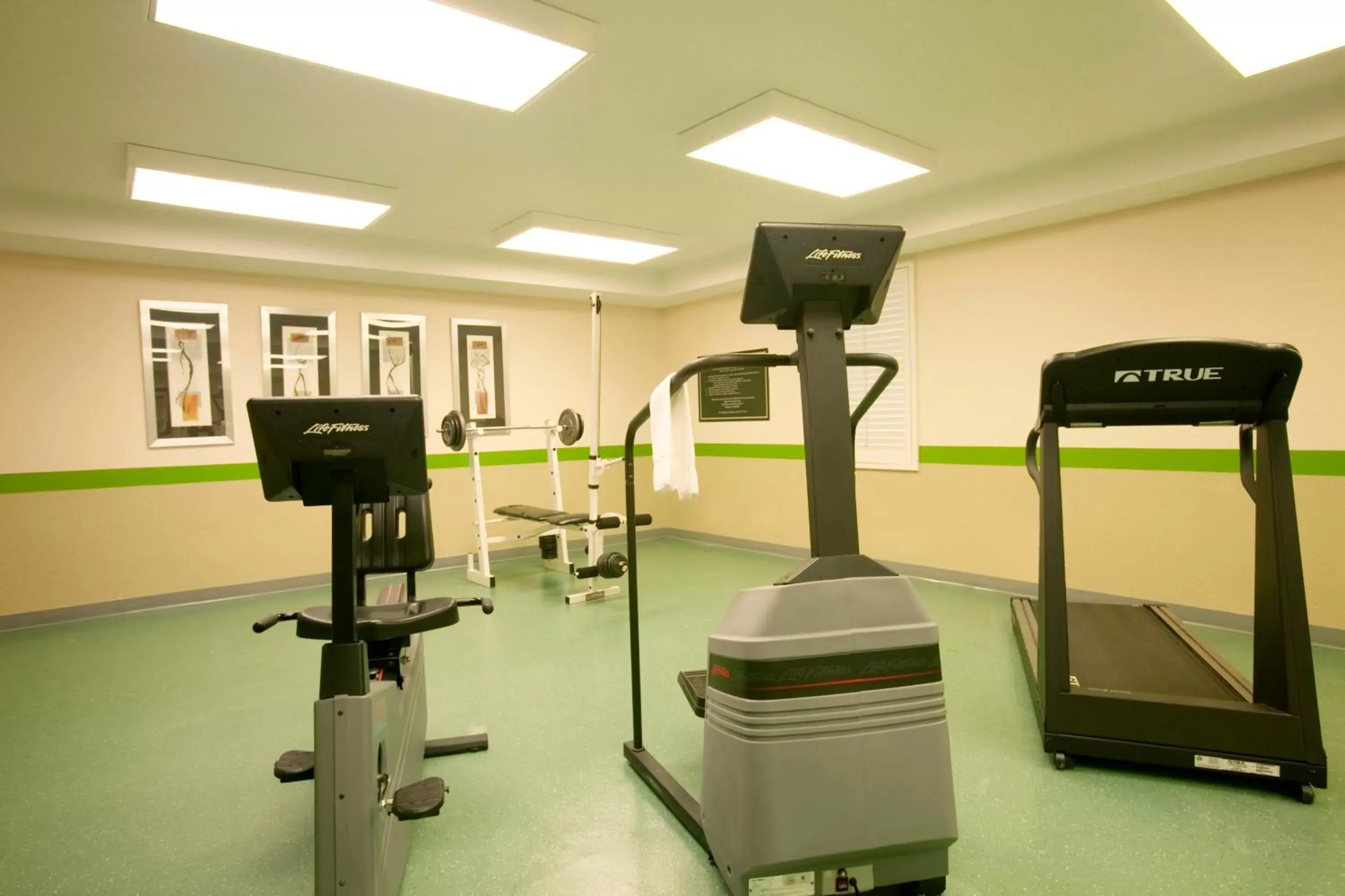 Fitness centre/facilities, Fitness Center/Facilities in Extended Stay America Suites - Detroit - Auburn Hills - Featherstone Rd
