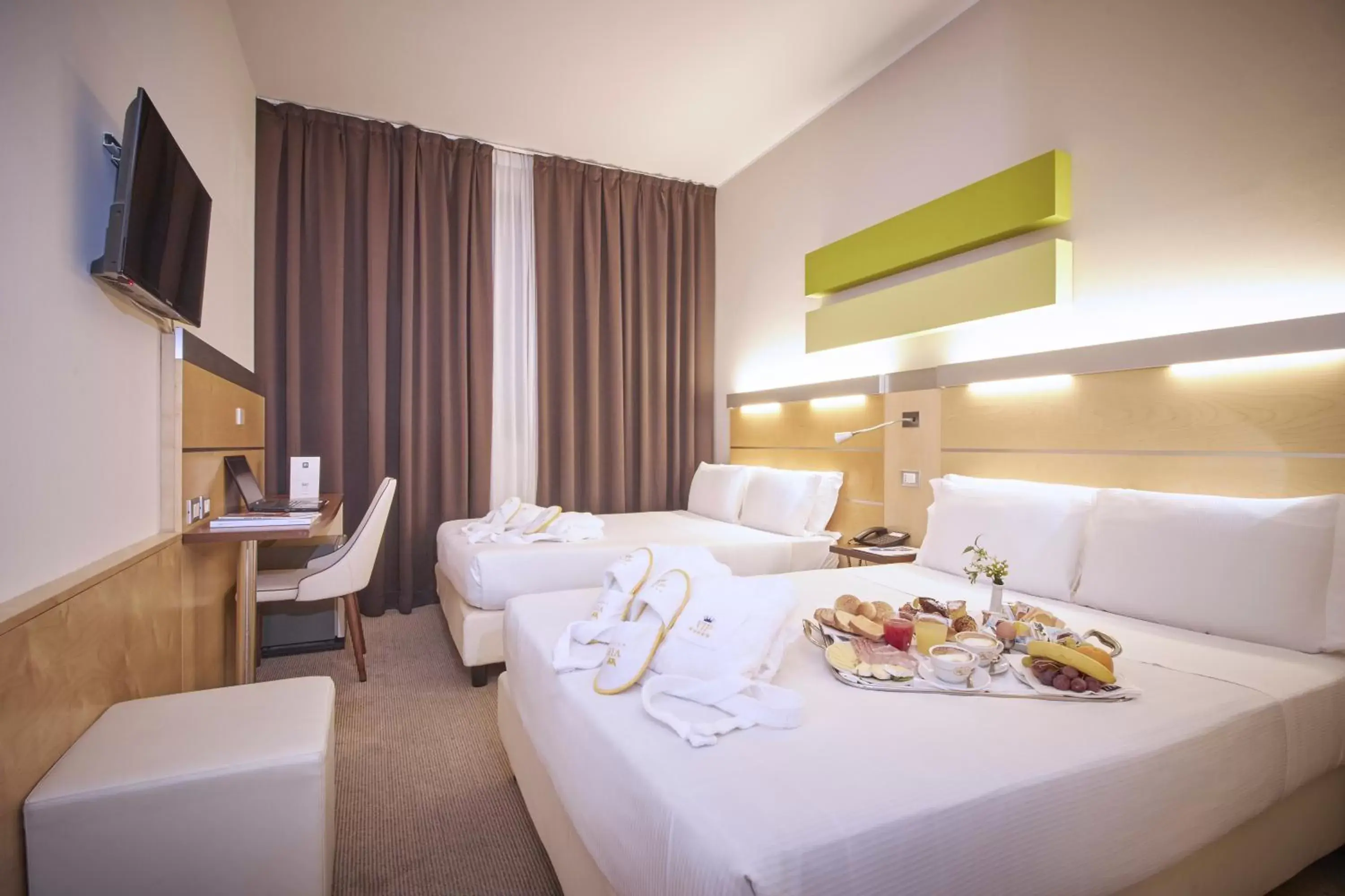 Bedroom, Bed in iH Hotels Milano Gioia