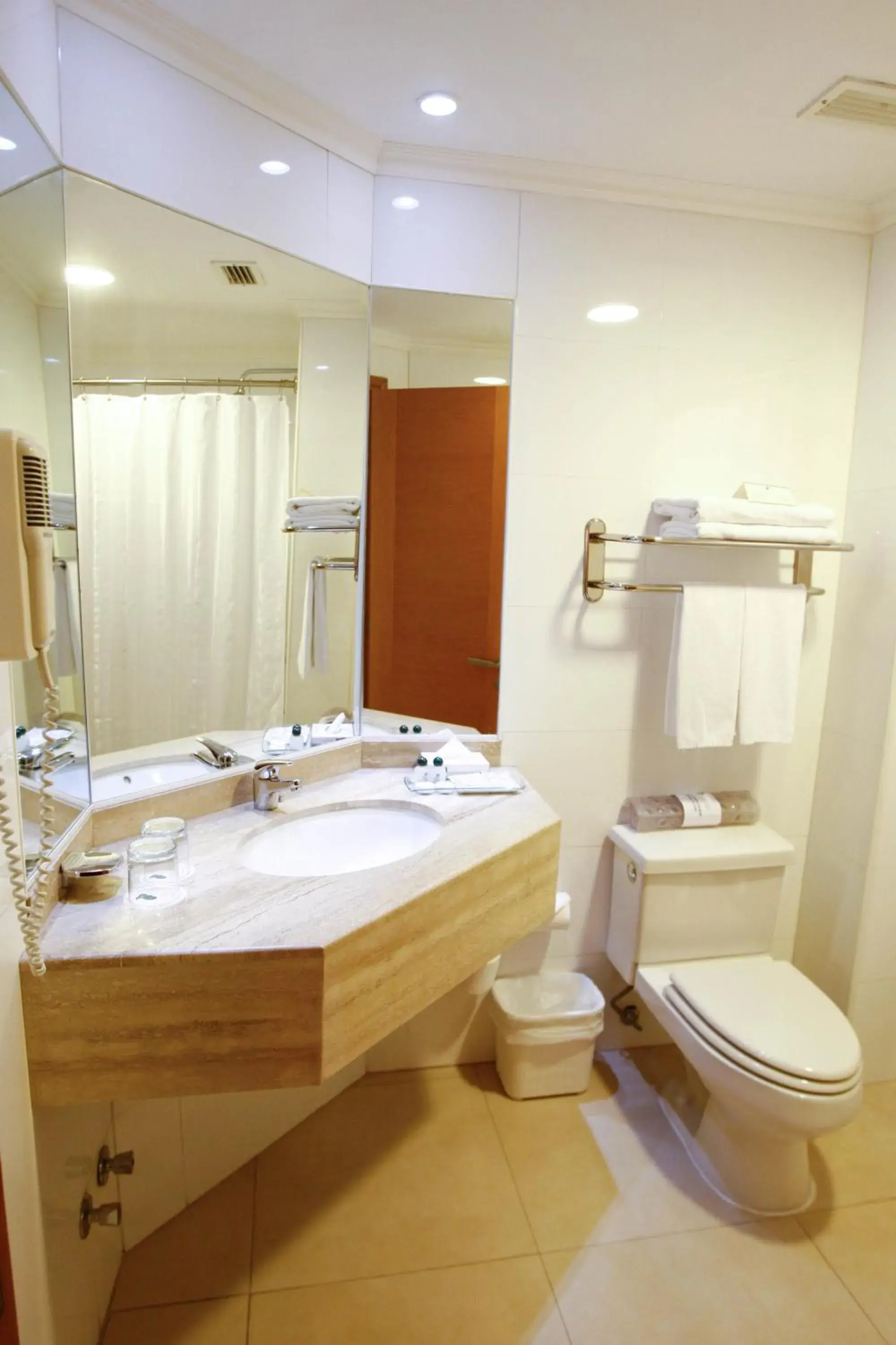 Bathroom in Hotel Diego de Almagro Coyhaique