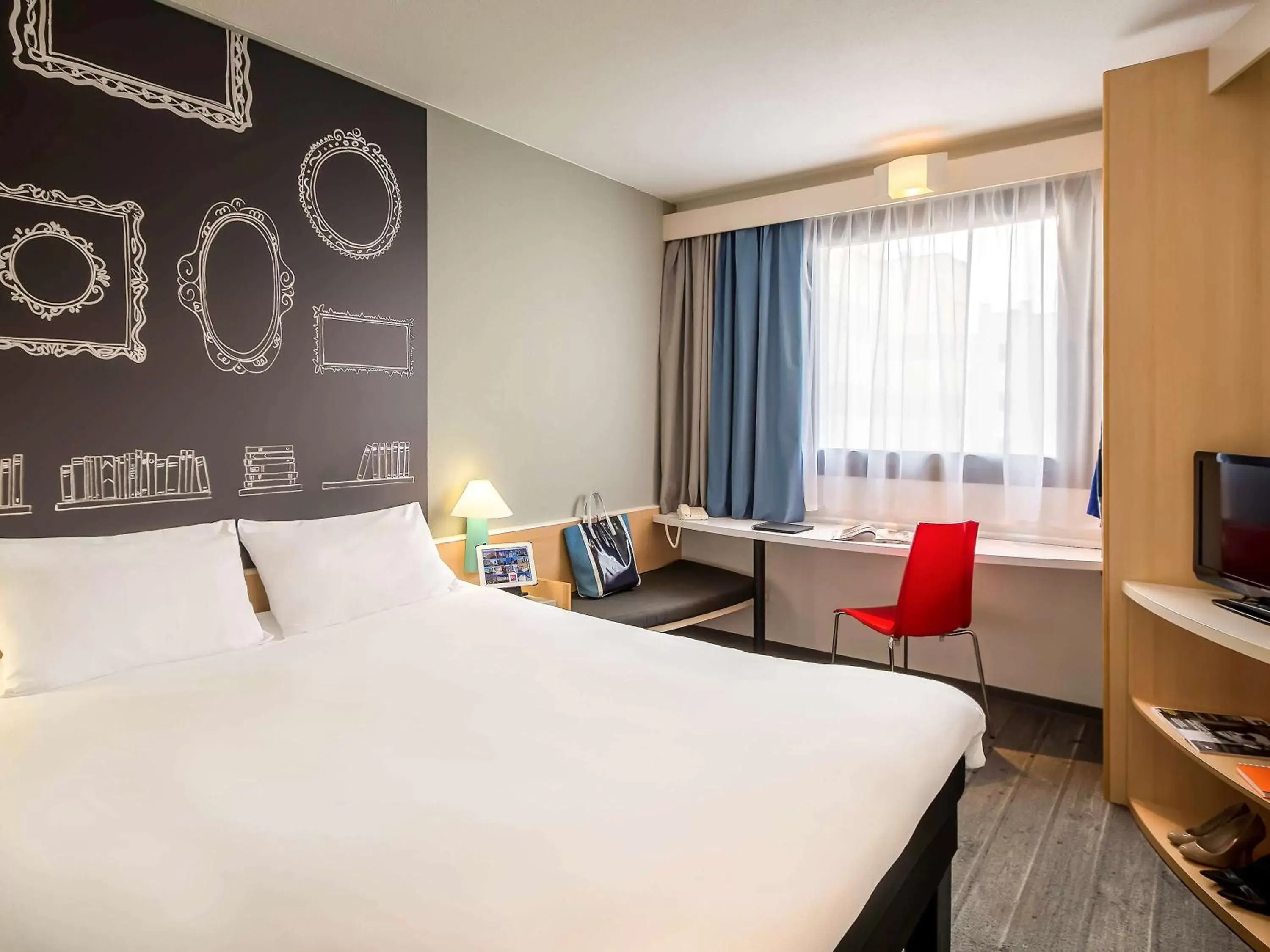 Photo of the whole room, Bed in Ibis Szczecin Centrum