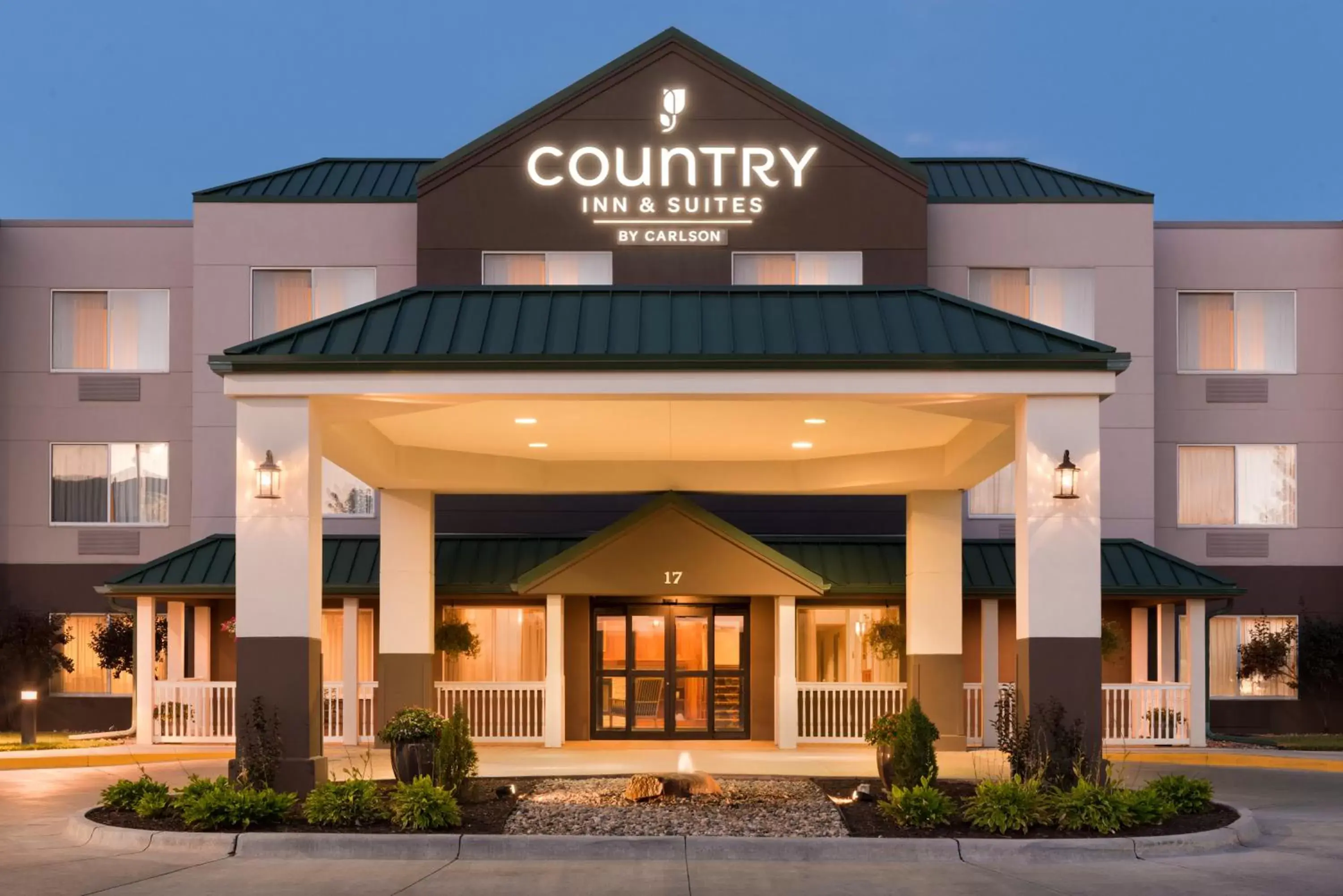 Facade/entrance, Property Building in Country Inn & Suites by Radisson, Council Bluffs, IA