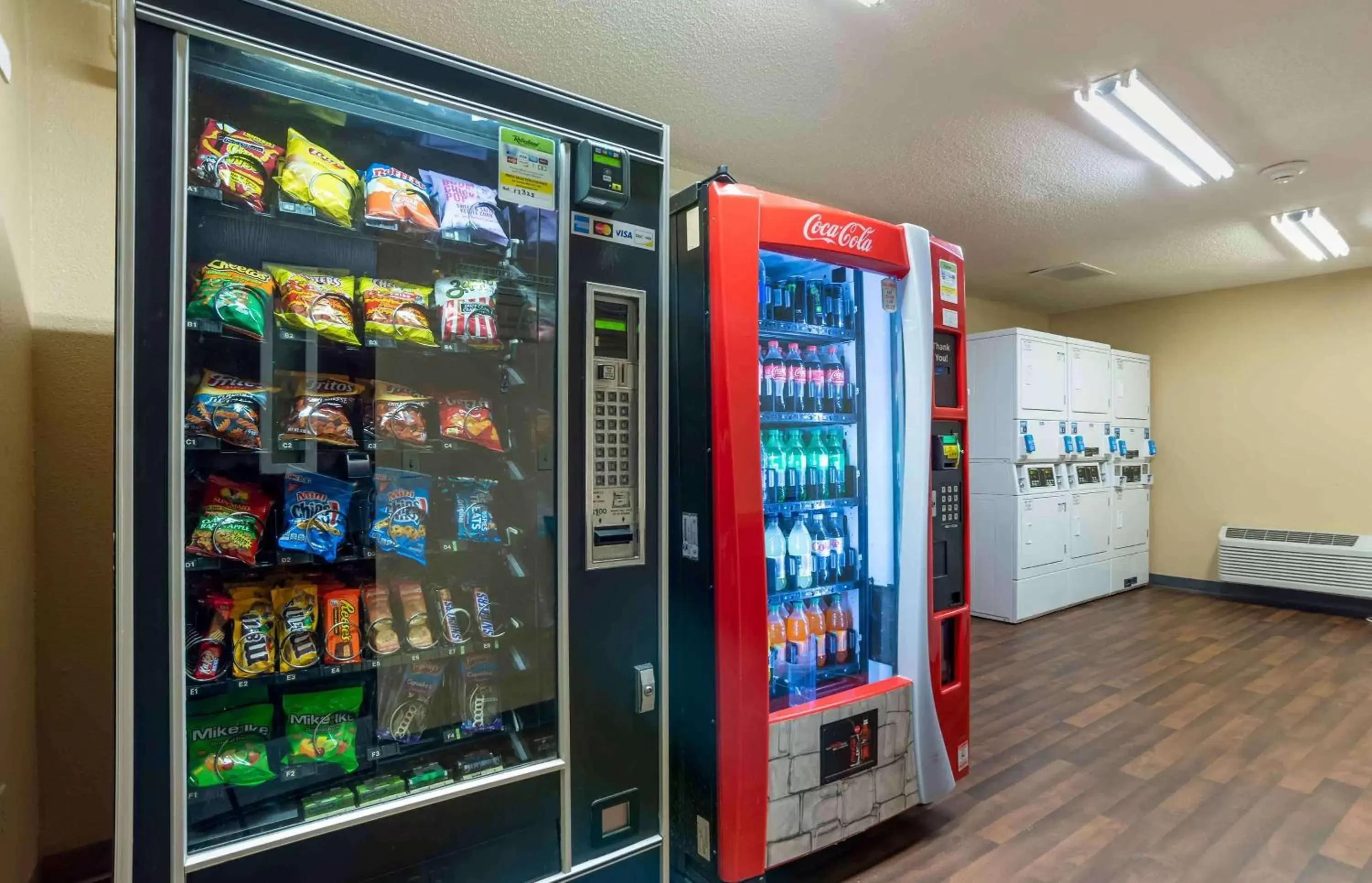 Property building in Extended Stay America Suites - New Orleans - Metairie Property building in Extended Stay America Suites - New Orleans - Metairie