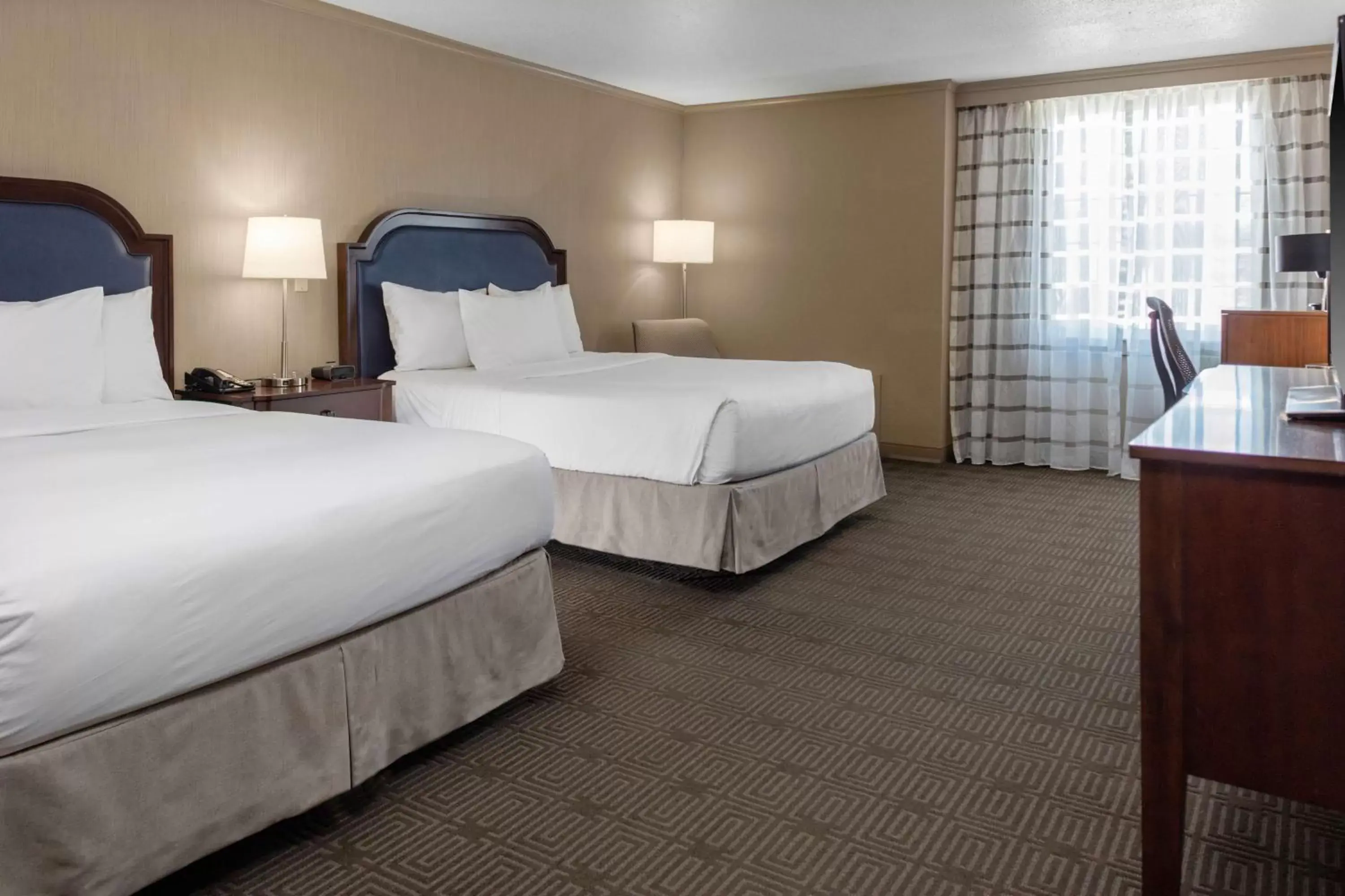 Bed in DoubleTree by Hilton Hotel Burlington Vermont