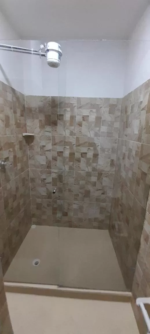 Shower, Bathroom in Hotel Caldas Real