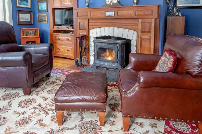 Living room, Seating Area in Clary Lake Bed and Breakfast