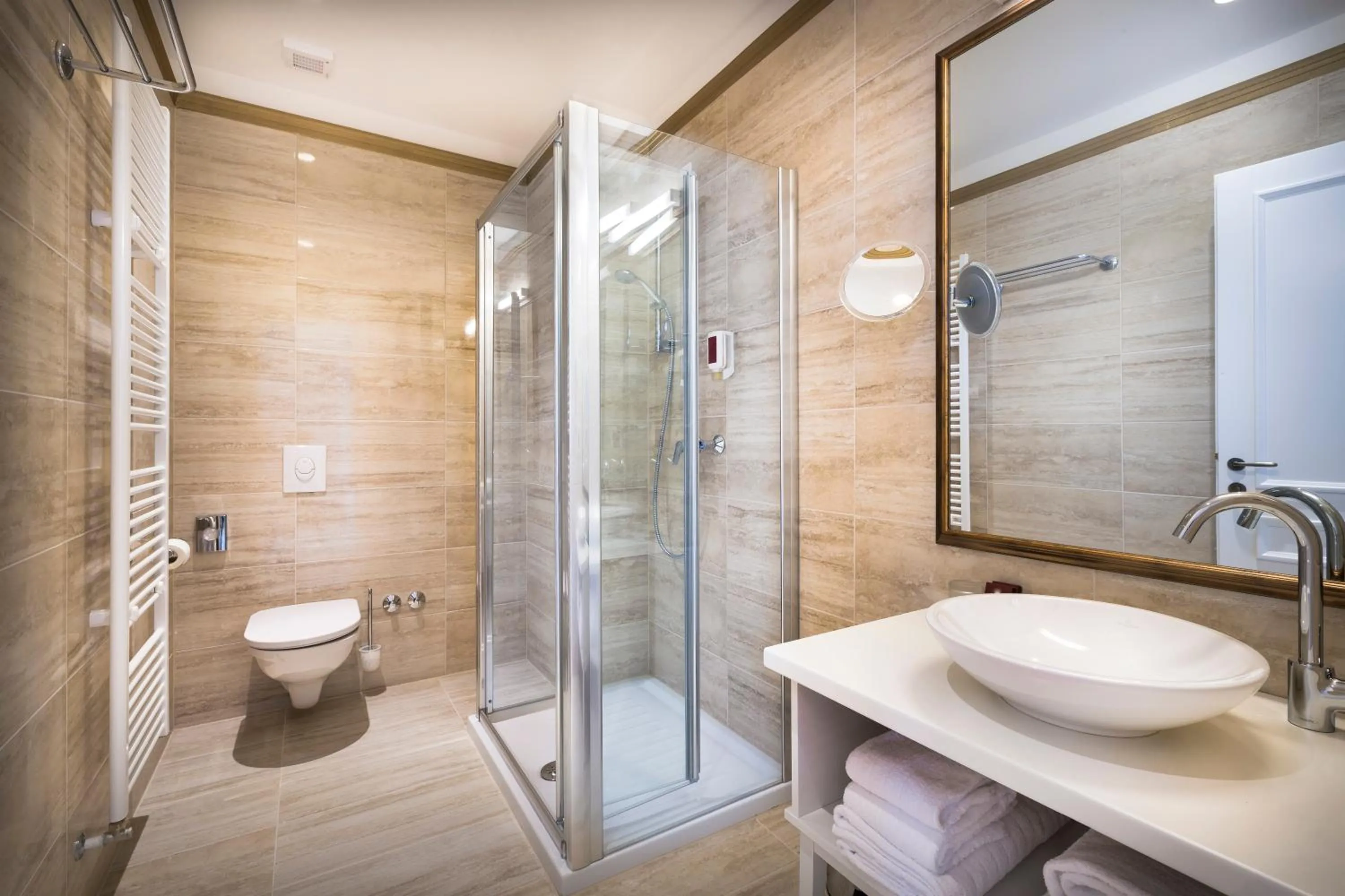 Bathroom in Hotel Bellevue - by Liburnia Hotels & Villas