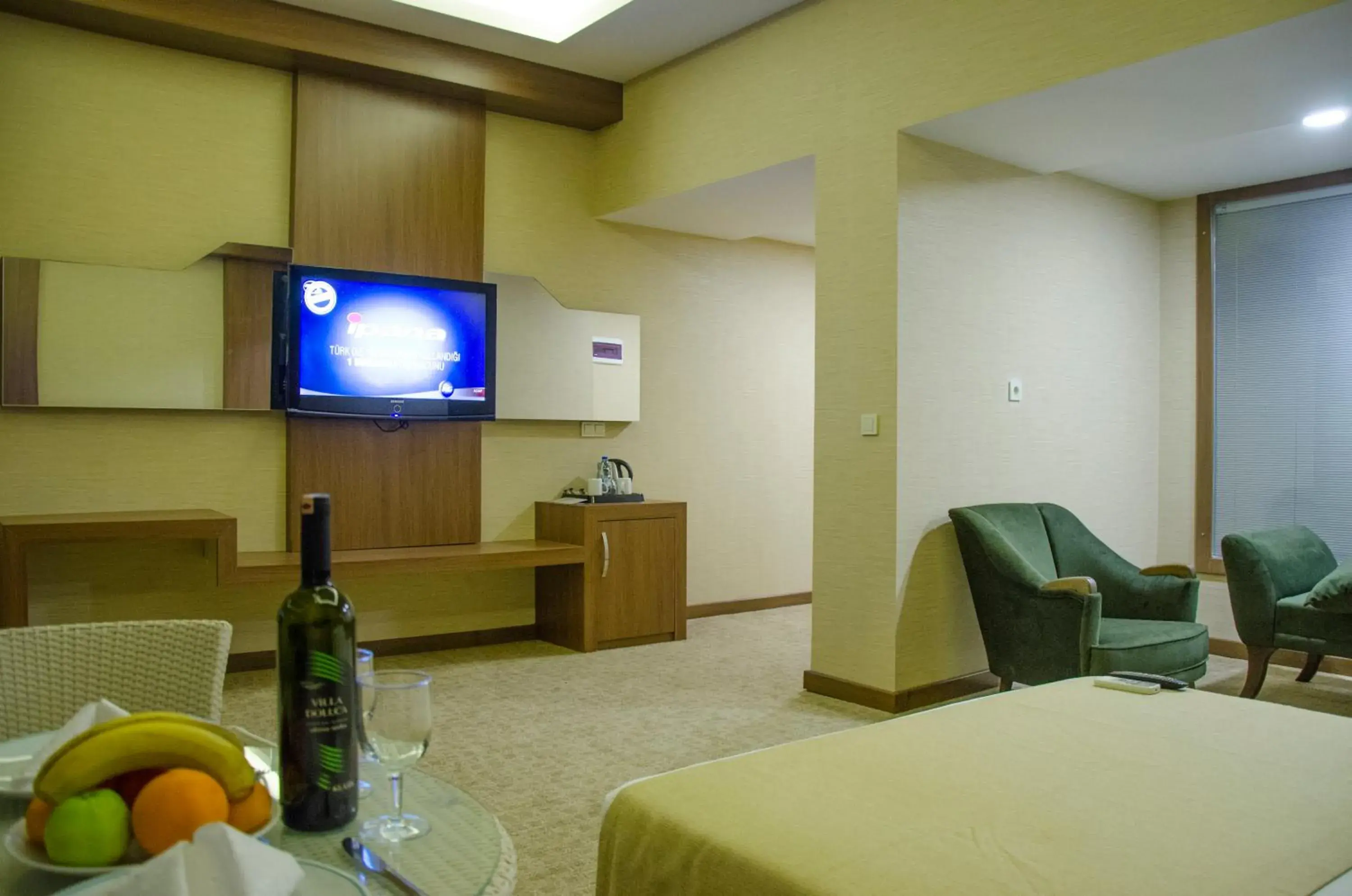 Photo of the whole room, TV/Entertainment Center in Hotel Tilmen