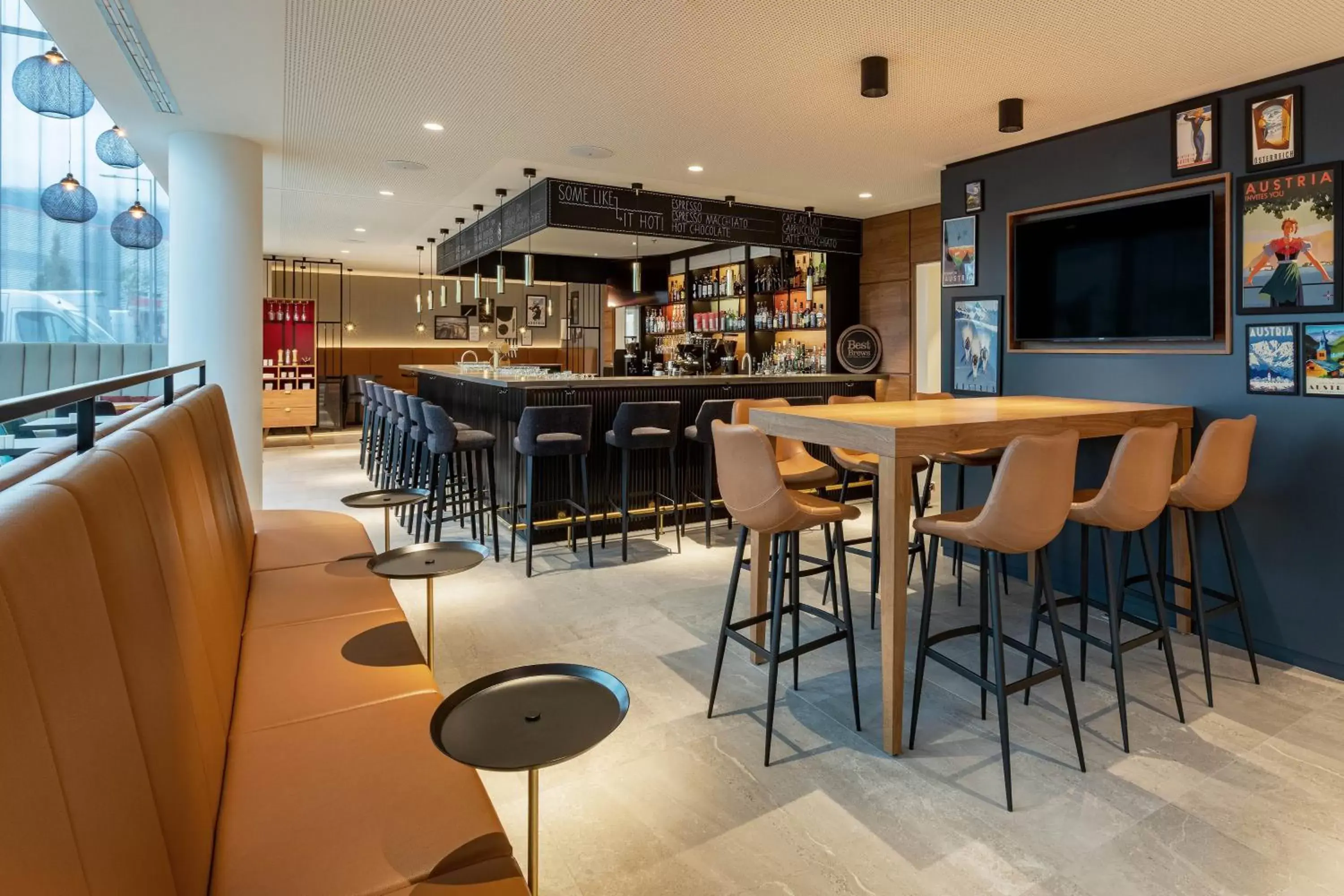 Restaurant/places to eat, Lounge/Bar in Four Points by Sheraton Panoramahaus Dornbirn